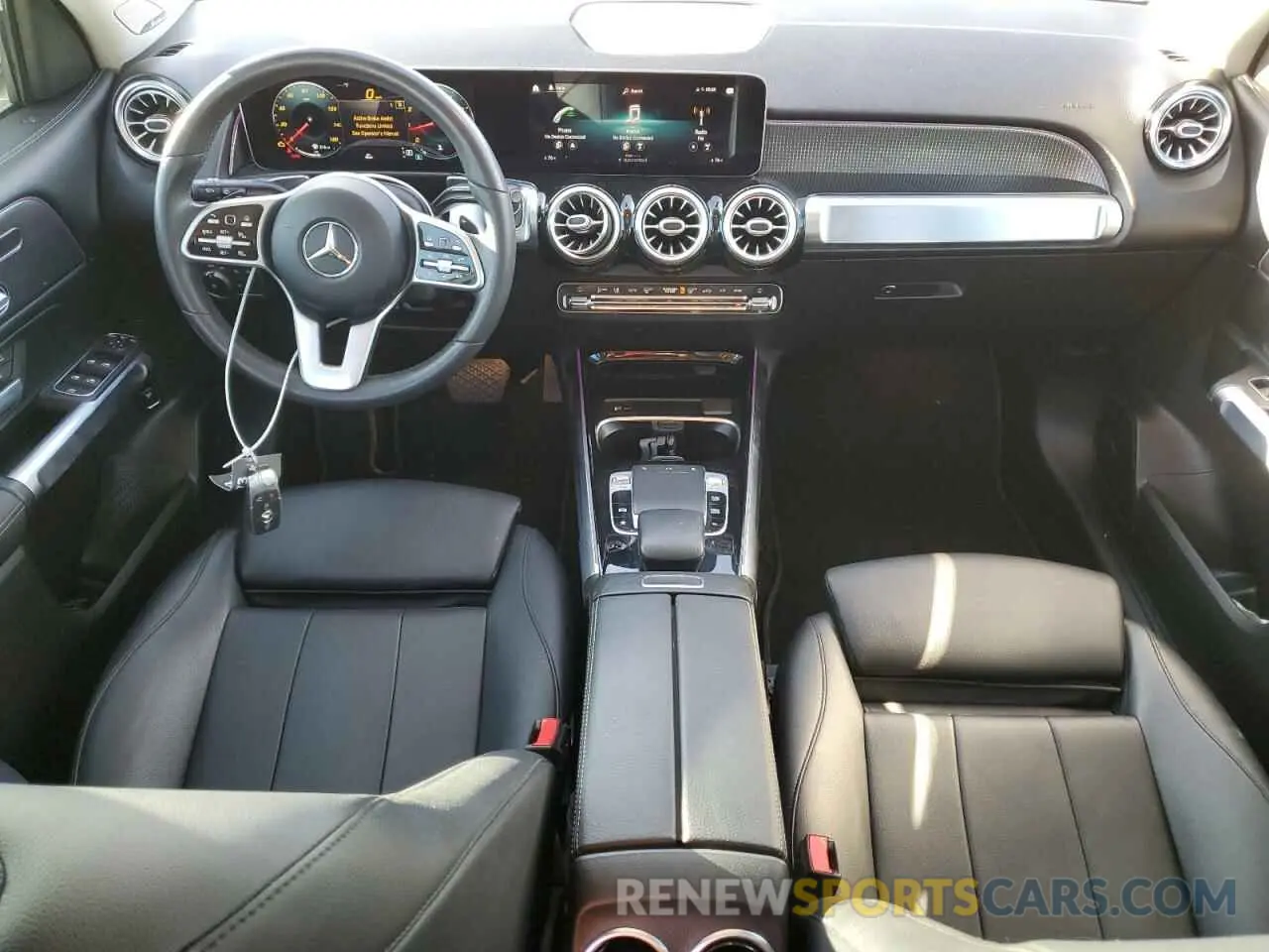 8 fotografías del automóvil dañado WDC4M4HB3LW000301 MERCEDES-BENZ GLB-CLASS 2020