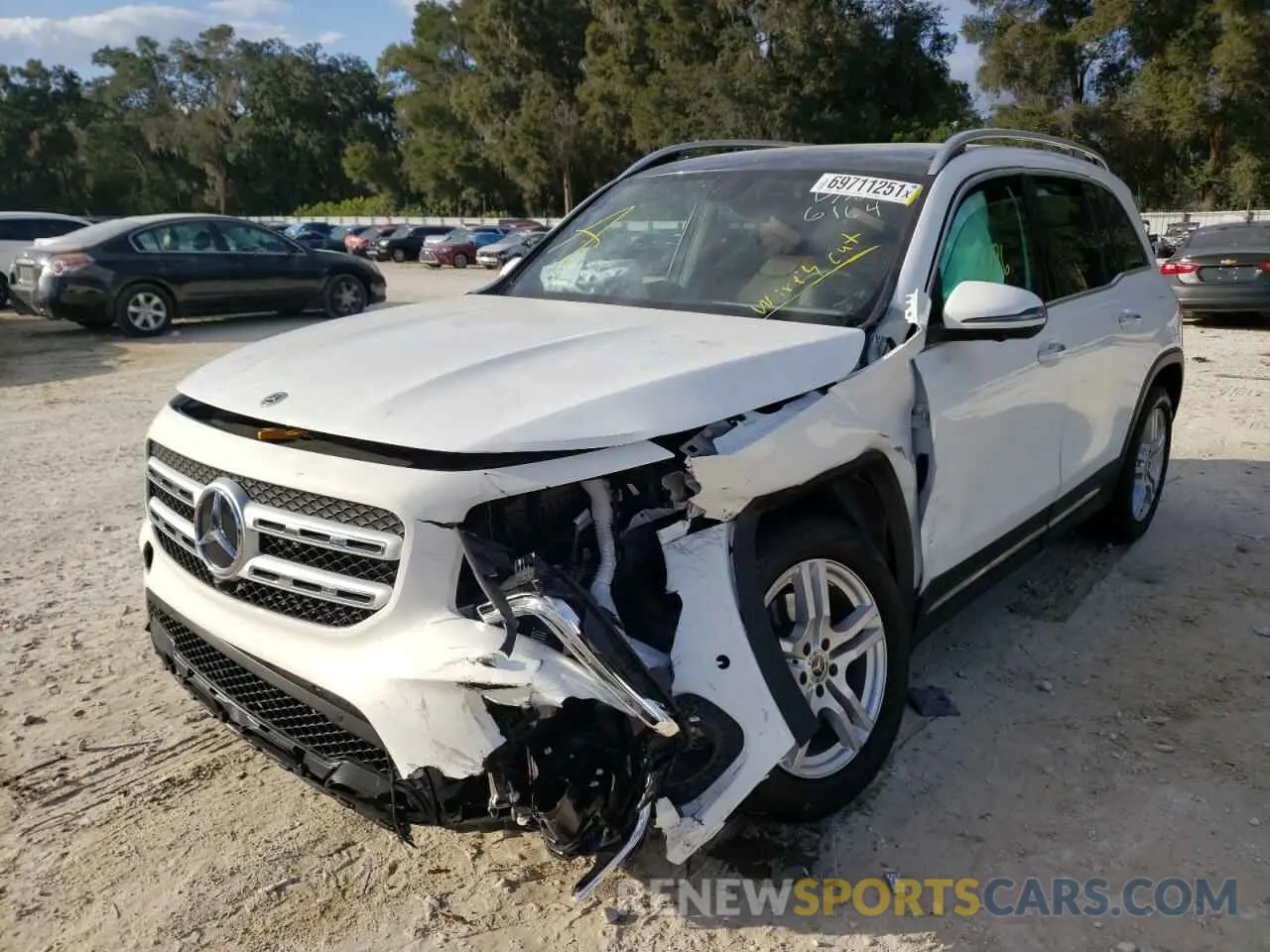 2 fotografías del automóvil dañado W1N4M4GB1MW146164 MERCEDES-BENZ GLB-CLASS 2021
