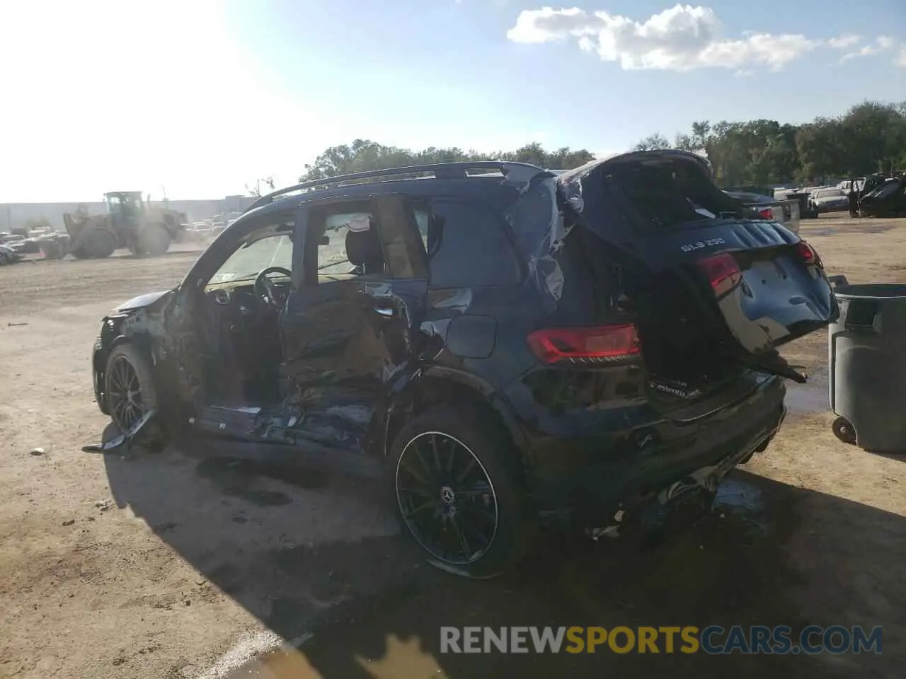 2 fotografías del automóvil dañado W1N4M4HB4MW078232 MERCEDES-BENZ GLB-CLASS 2021