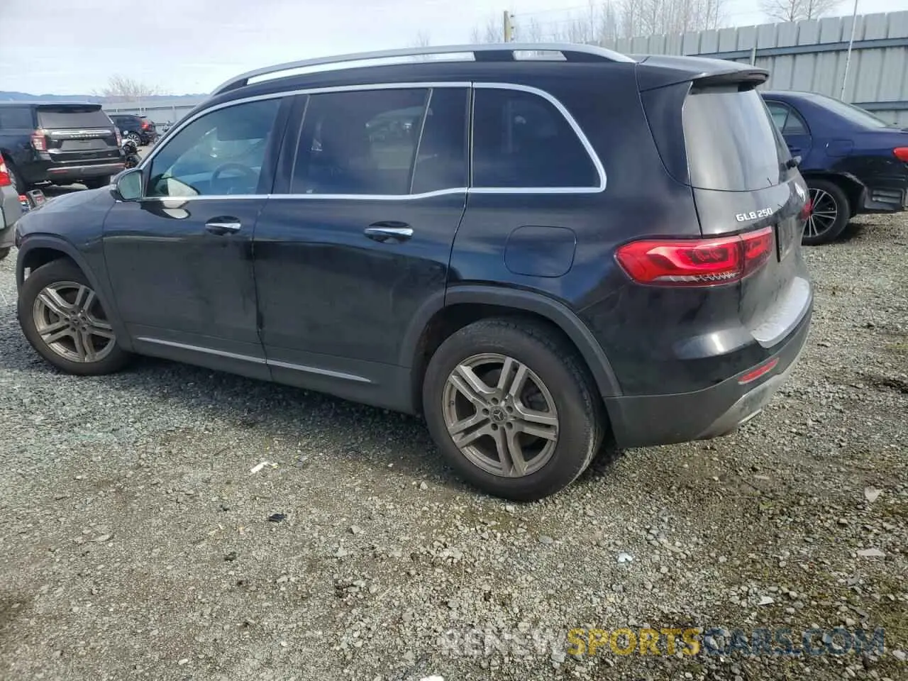 2 fotografías del automóvil dañado W1N4M4HB5MW153763 MERCEDES-BENZ GLB-CLASS 2021