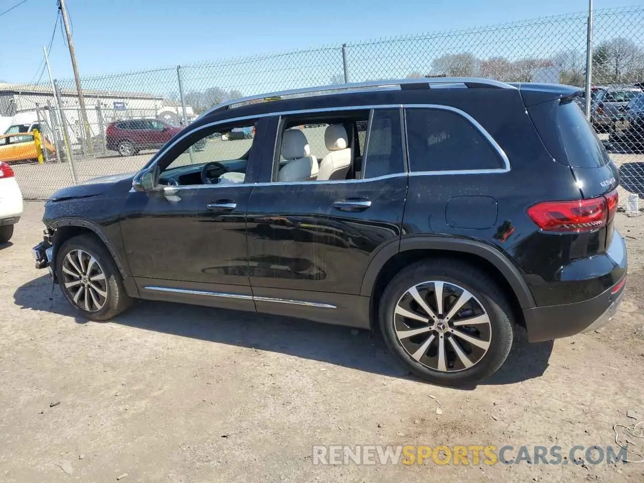 2 fotografías del automóvil dañado W1N4M4HB7MW151660 MERCEDES-BENZ GLB-CLASS 2021