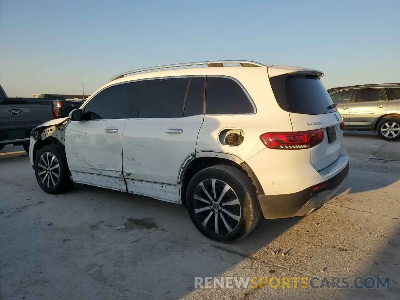2 fotografías del automóvil dañado W1N4M4GB4NW190581 MERCEDES-BENZ GLB-CLASS 2022