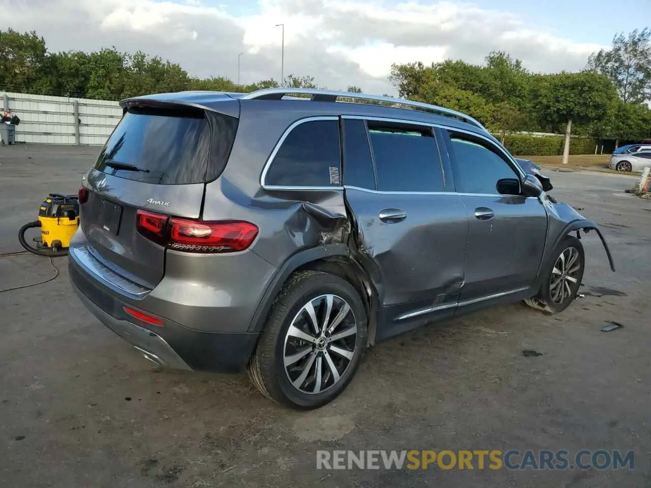 3 fotografías del automóvil dañado W1N4M4HBXNW251494 MERCEDES-BENZ GLB-CLASS 2022