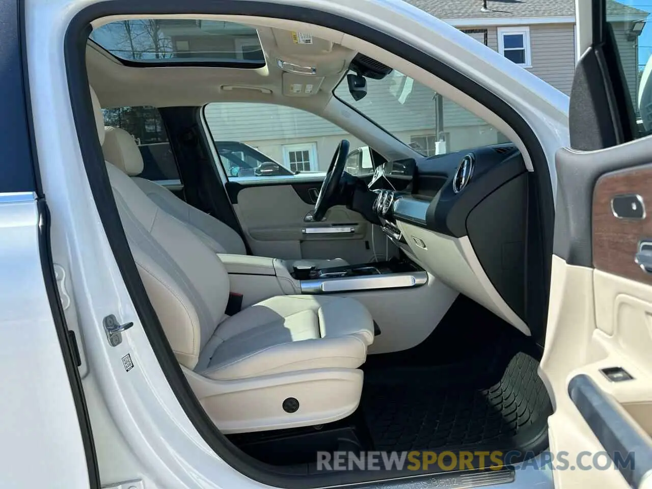 5 fotografías del automóvil dañado W1N4M4HB1PW301329 MERCEDES-BENZ GLB-CLASS 2023