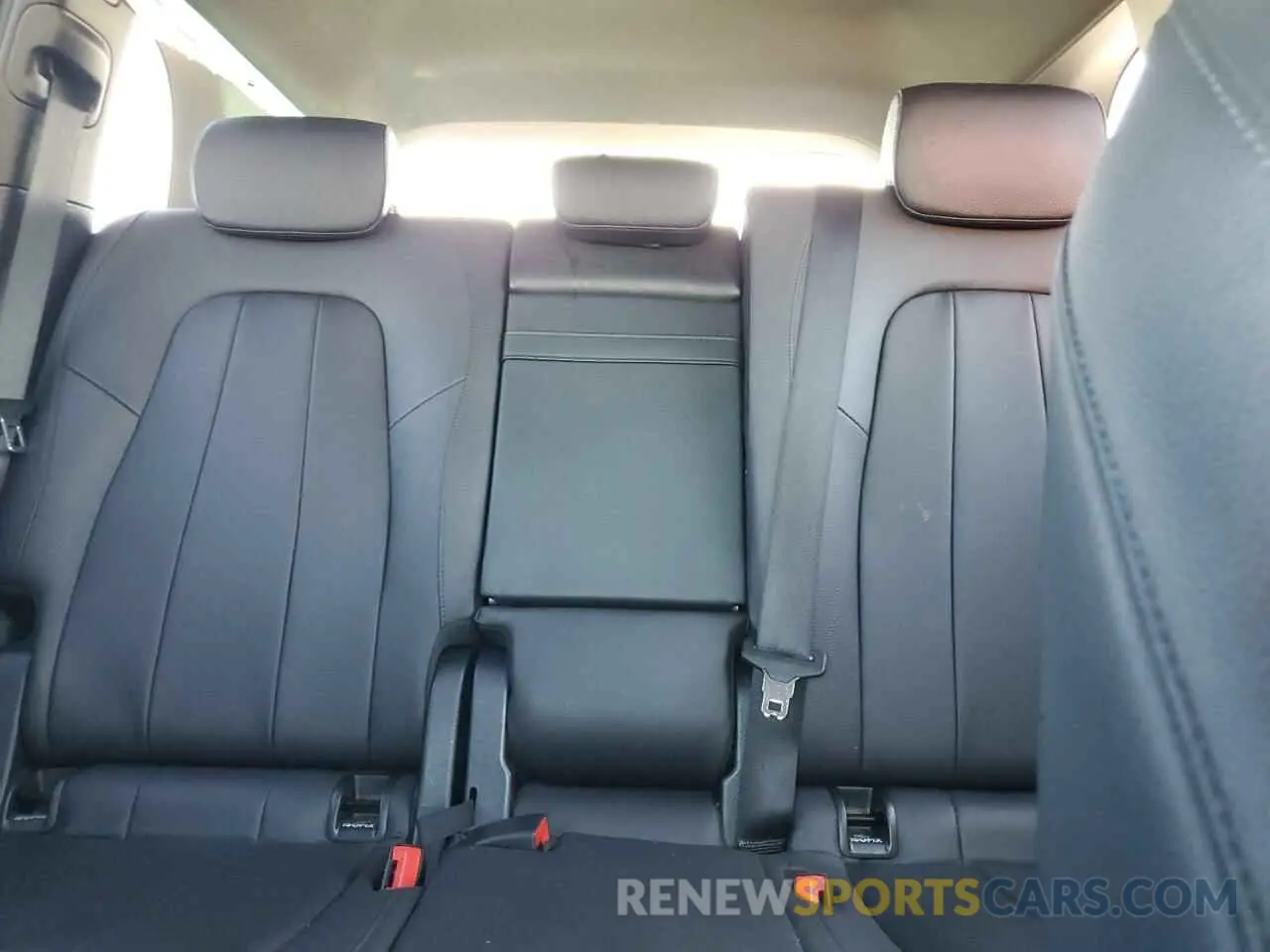10 fotografías del automóvil dañado W1N4M4HB4PW333269 MERCEDES-BENZ GLB-CLASS 2023