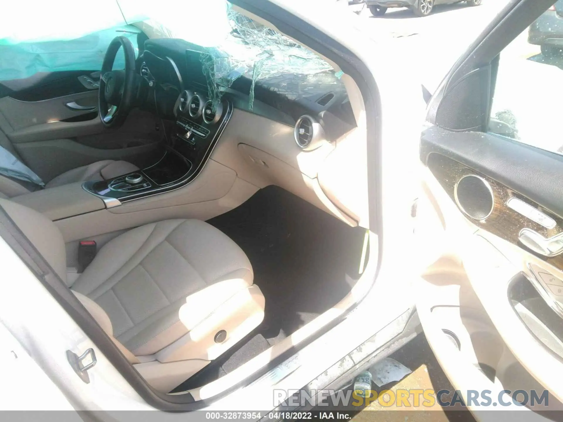 5 fotografías del automóvil dañado WDC0G4JB7KV139402 MERCEDES-BENZ GLC 2019