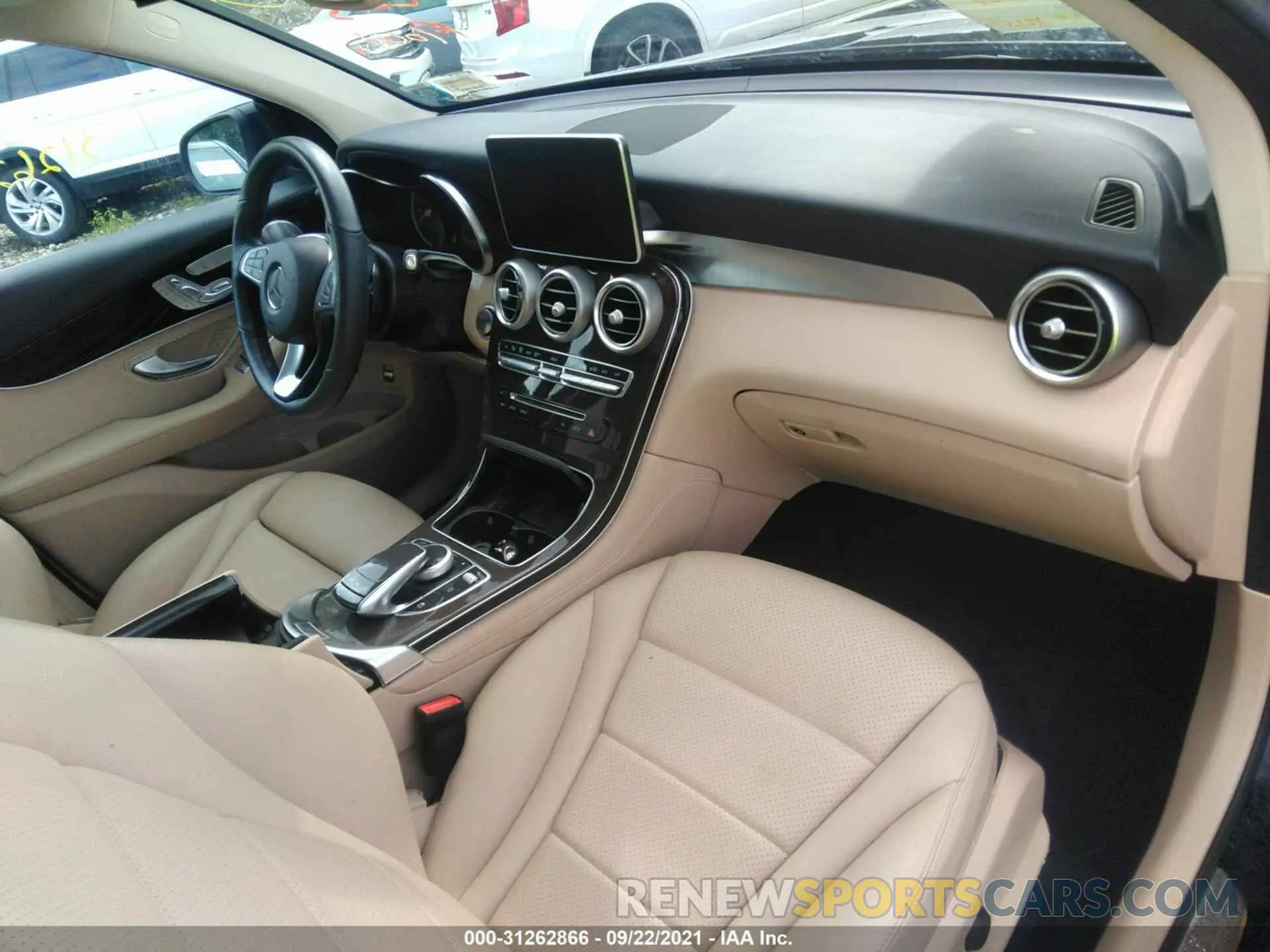 5 fotografías del automóvil dañado WDC0G4KB2KV178218 MERCEDES-BENZ GLC 2019