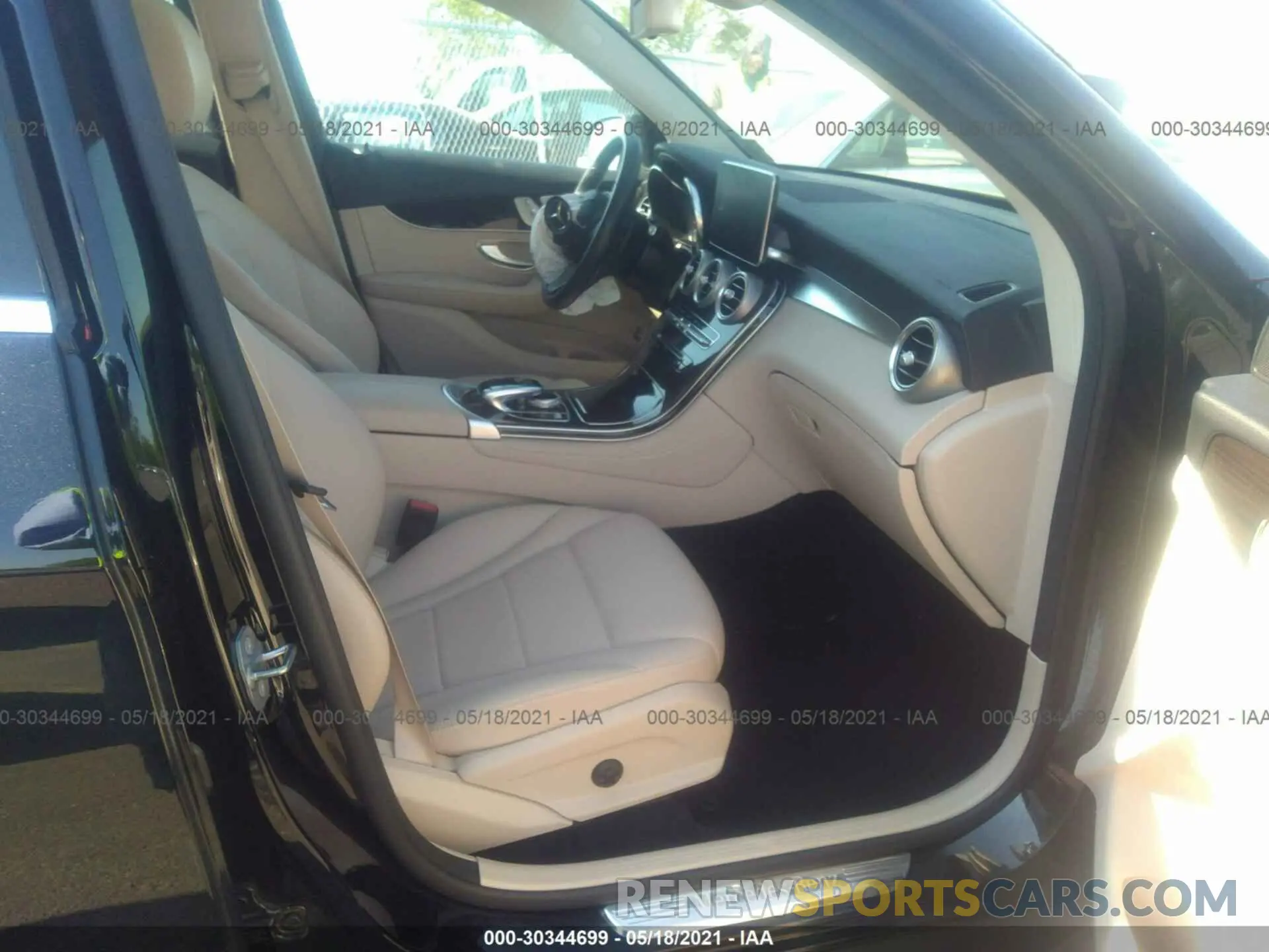 5 fotografías del automóvil dañado WDC0G4KB4KV123284 MERCEDES-BENZ GLC 2019