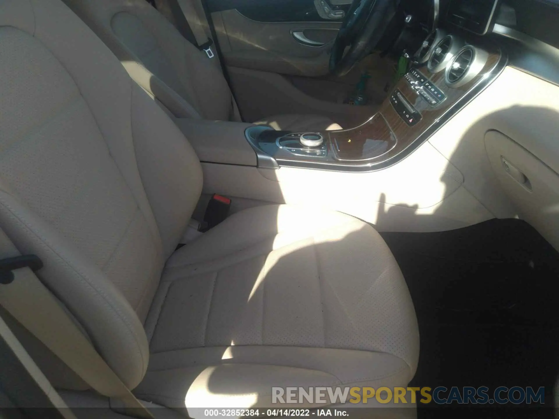 5 fotografías del automóvil dañado WDC0G4KB8KV172083 MERCEDES-BENZ GLC 2019