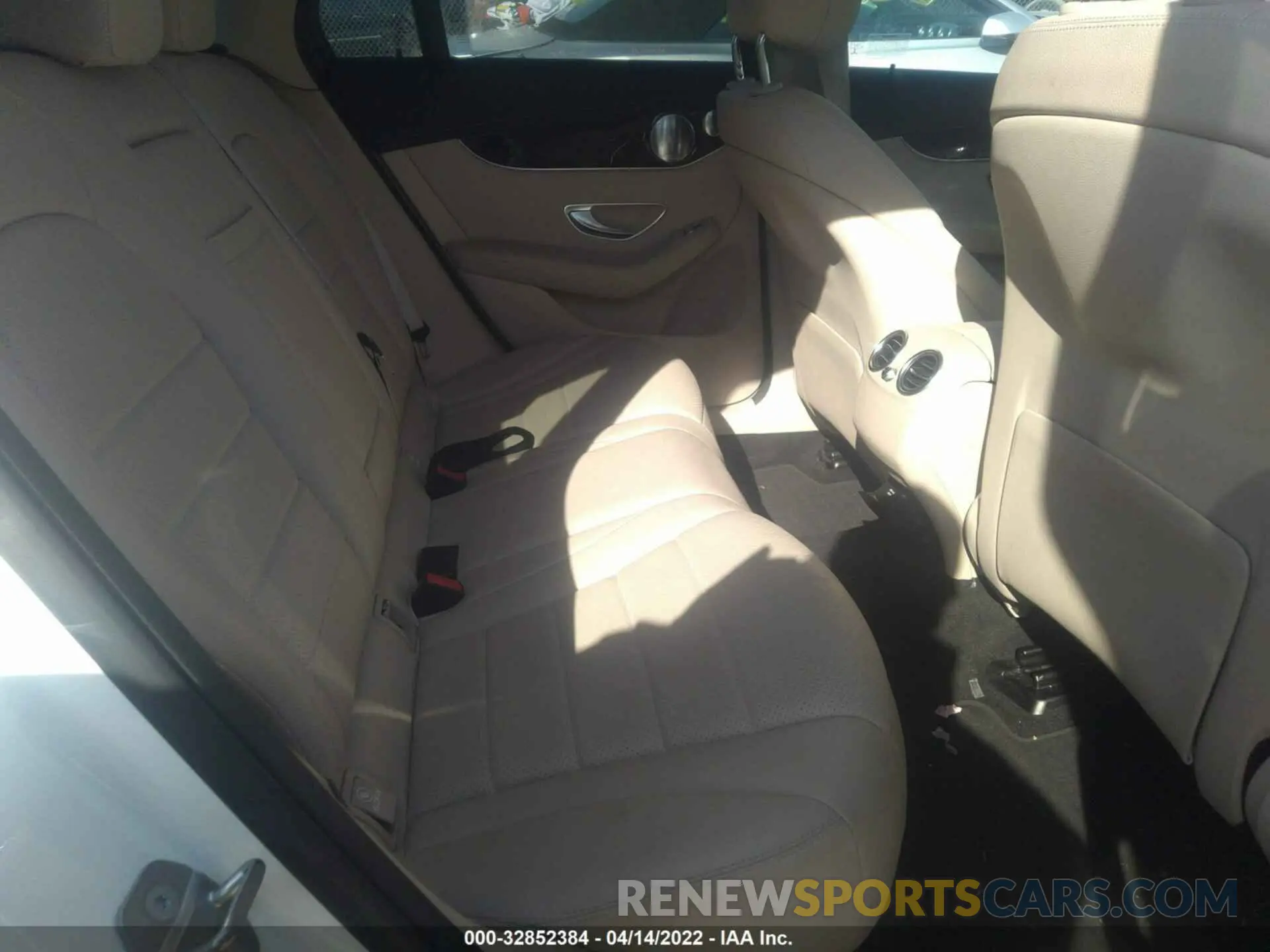 8 fotografías del automóvil dañado WDC0G4KB8KV172083 MERCEDES-BENZ GLC 2019