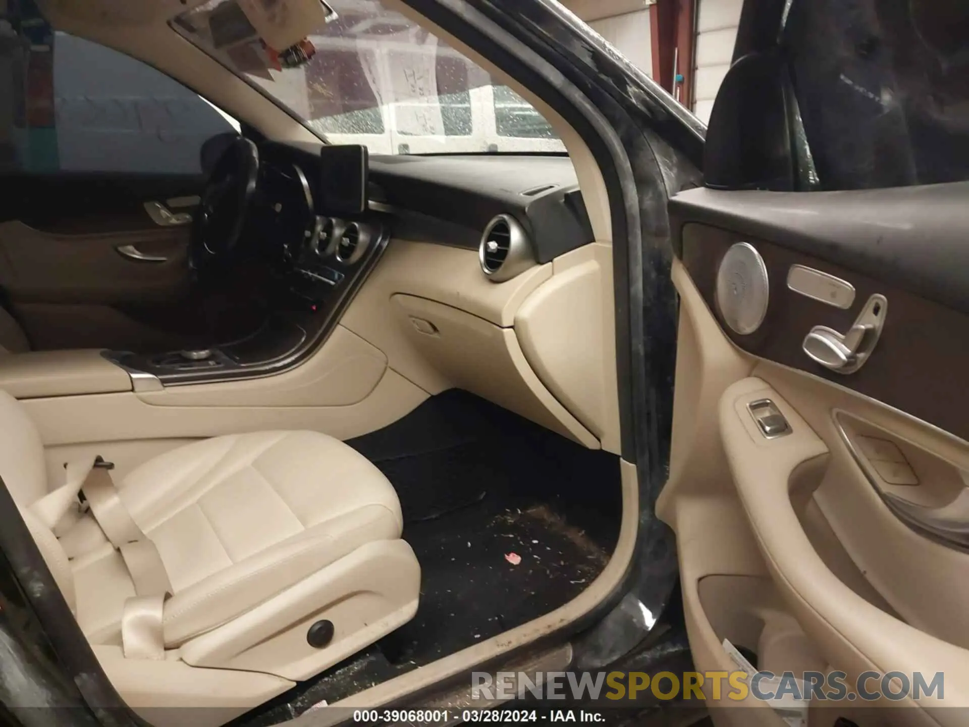 5 fotografías del automóvil dañado WDC0G4KB9KV184937 MERCEDES-BENZ GLC 2019