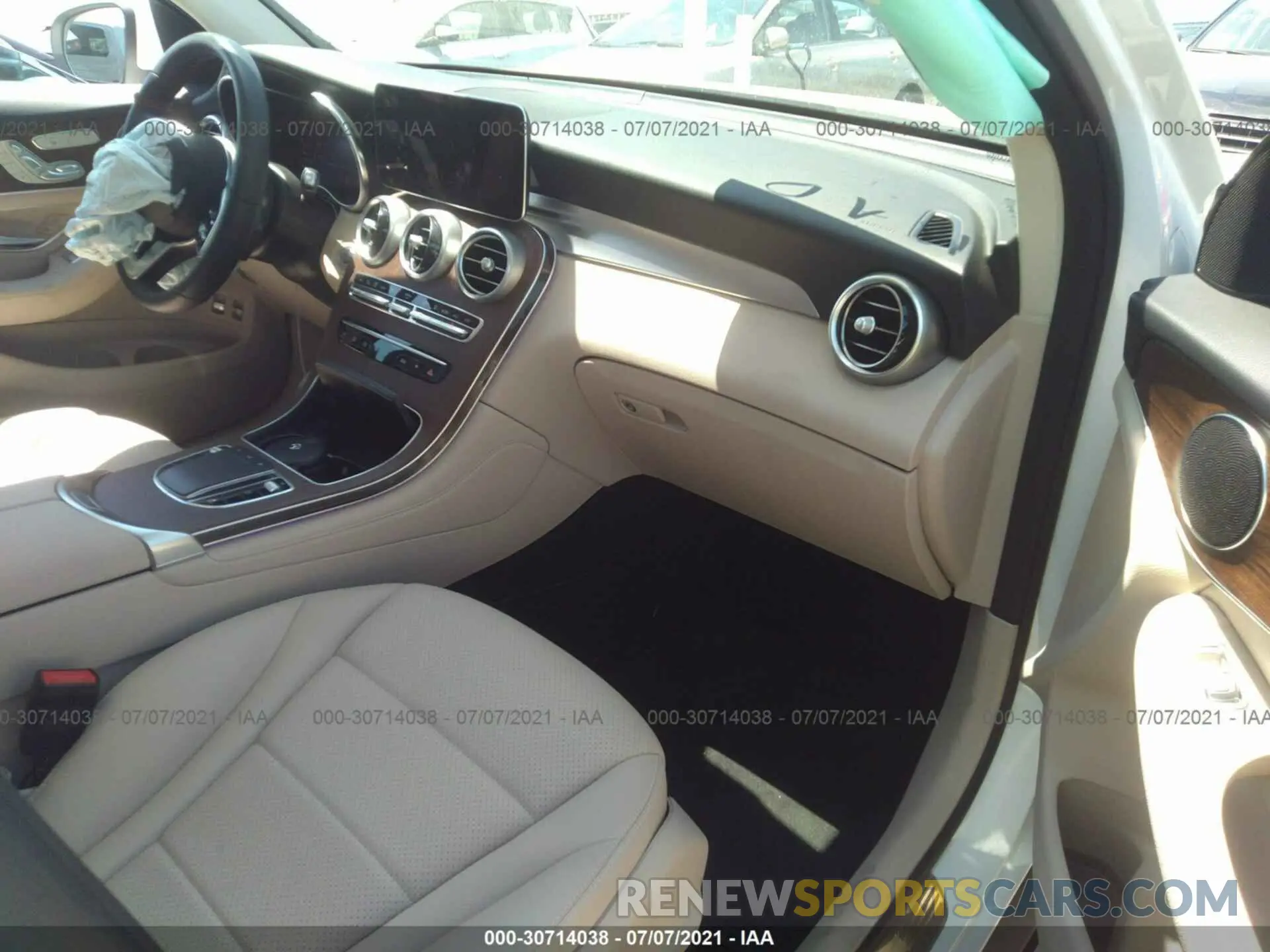 5 fotografías del automóvil dañado W1N0G5DB2LF799830 MERCEDES-BENZ GLC 2020
