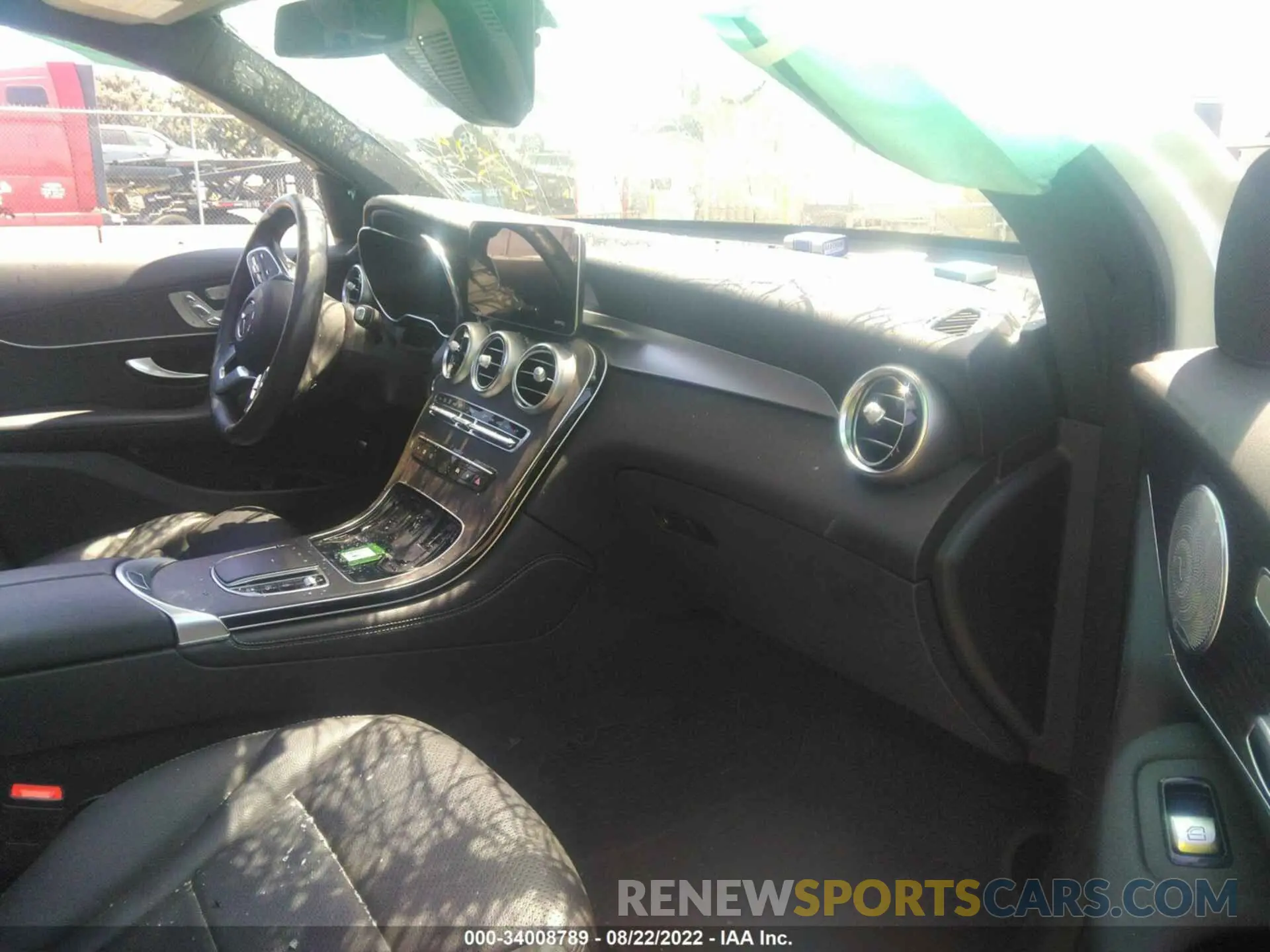 5 fotografías del automóvil dañado W1N0G8DB7LF831883 MERCEDES-BENZ GLC 2020