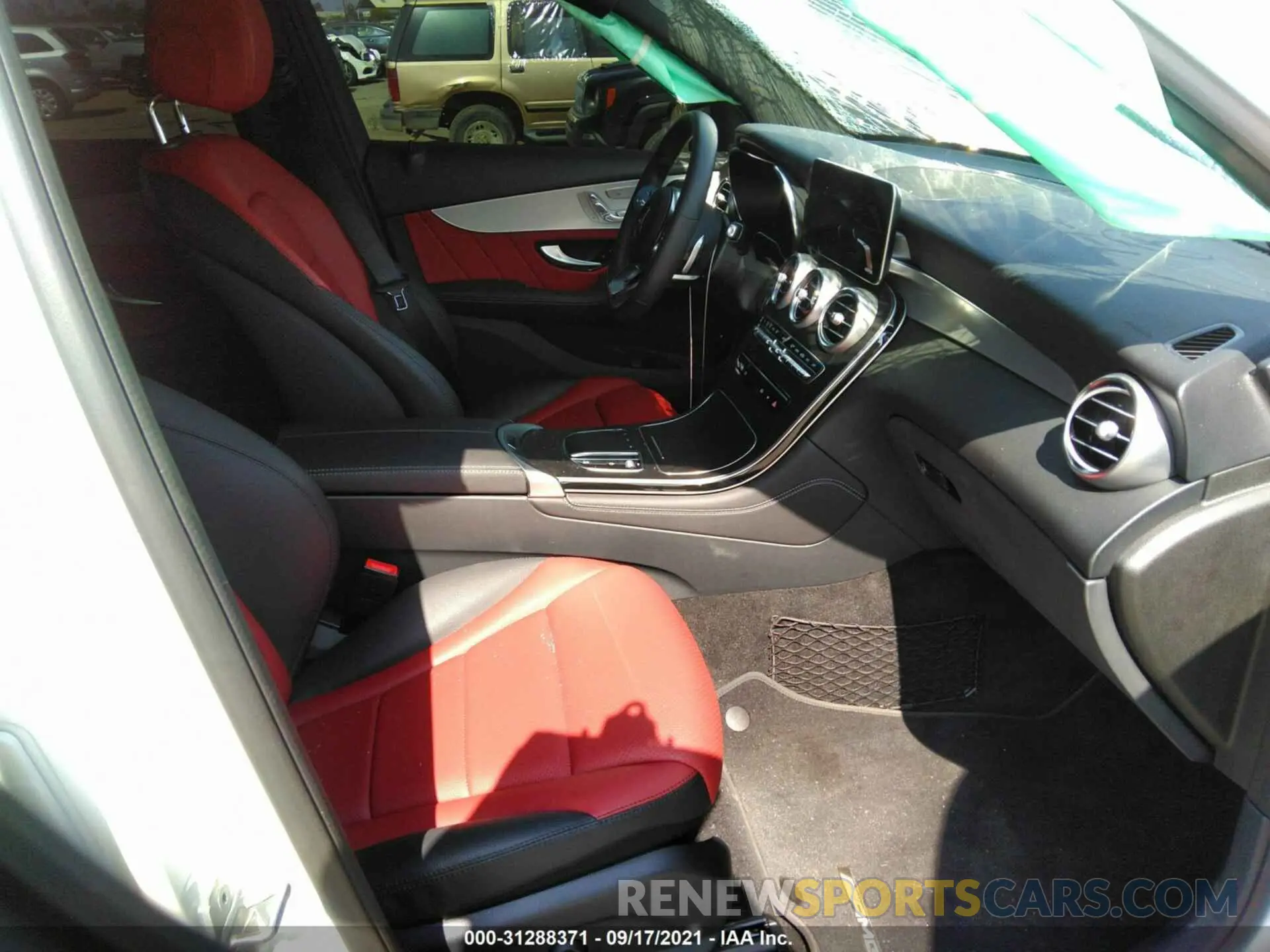 5 fotografías del automóvil dañado W1N0G8DBXLF860813 MERCEDES-BENZ GLC 2020