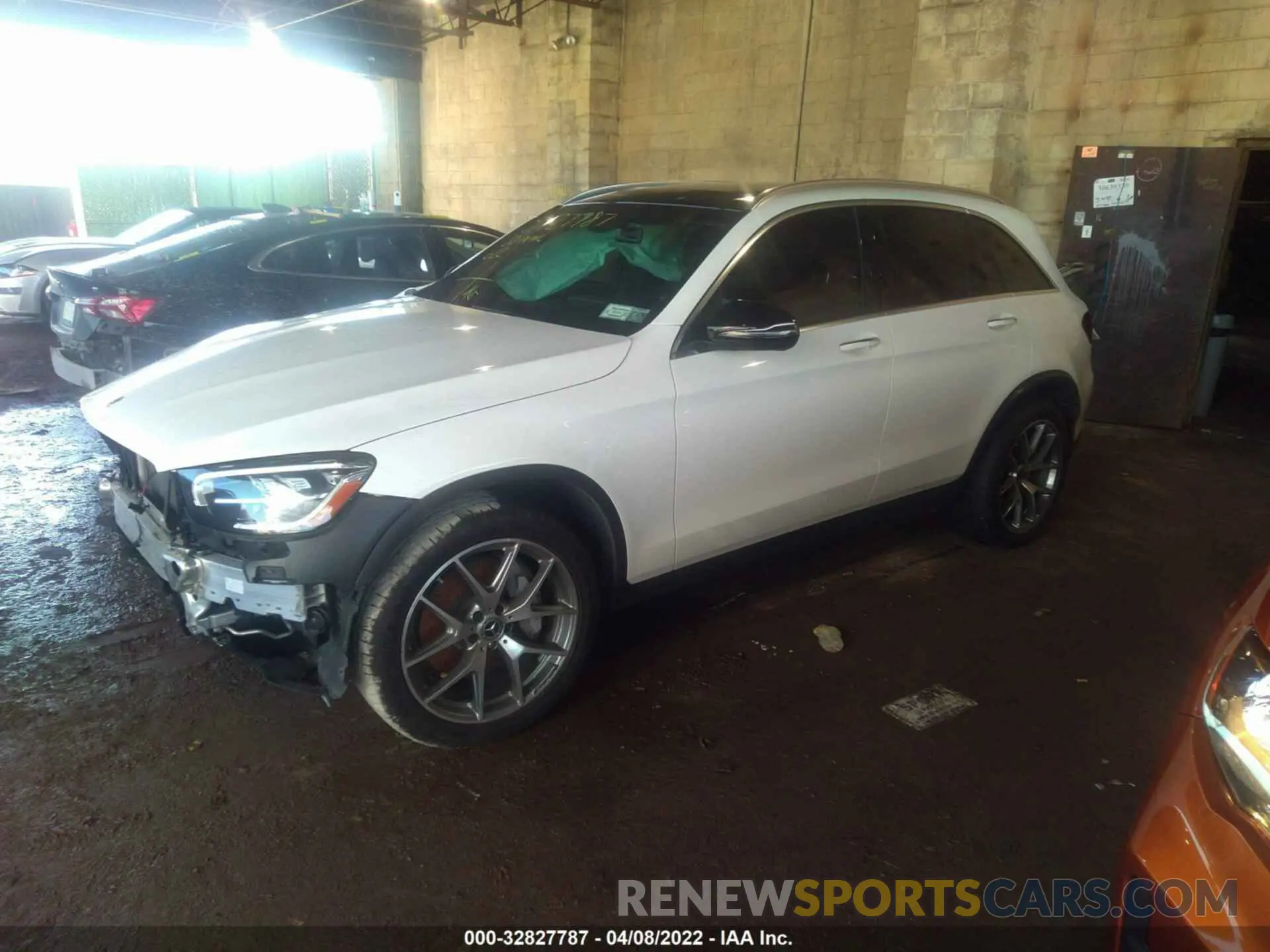 2 fotografías del automóvil dañado W1N0G8EB4LF816367 MERCEDES-BENZ GLC 2020