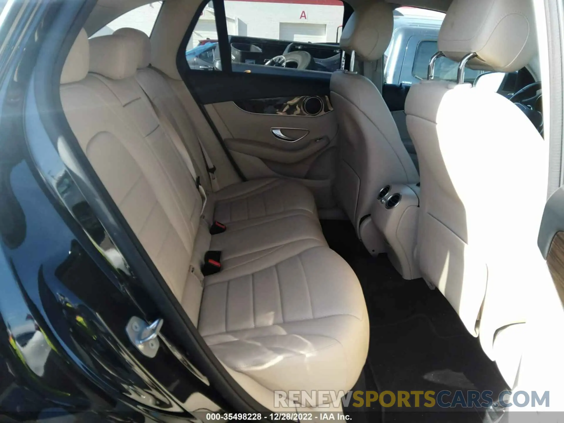 8 fotografías del automóvil dañado WDC0G8DB0LF738222 MERCEDES-BENZ GLC 2020