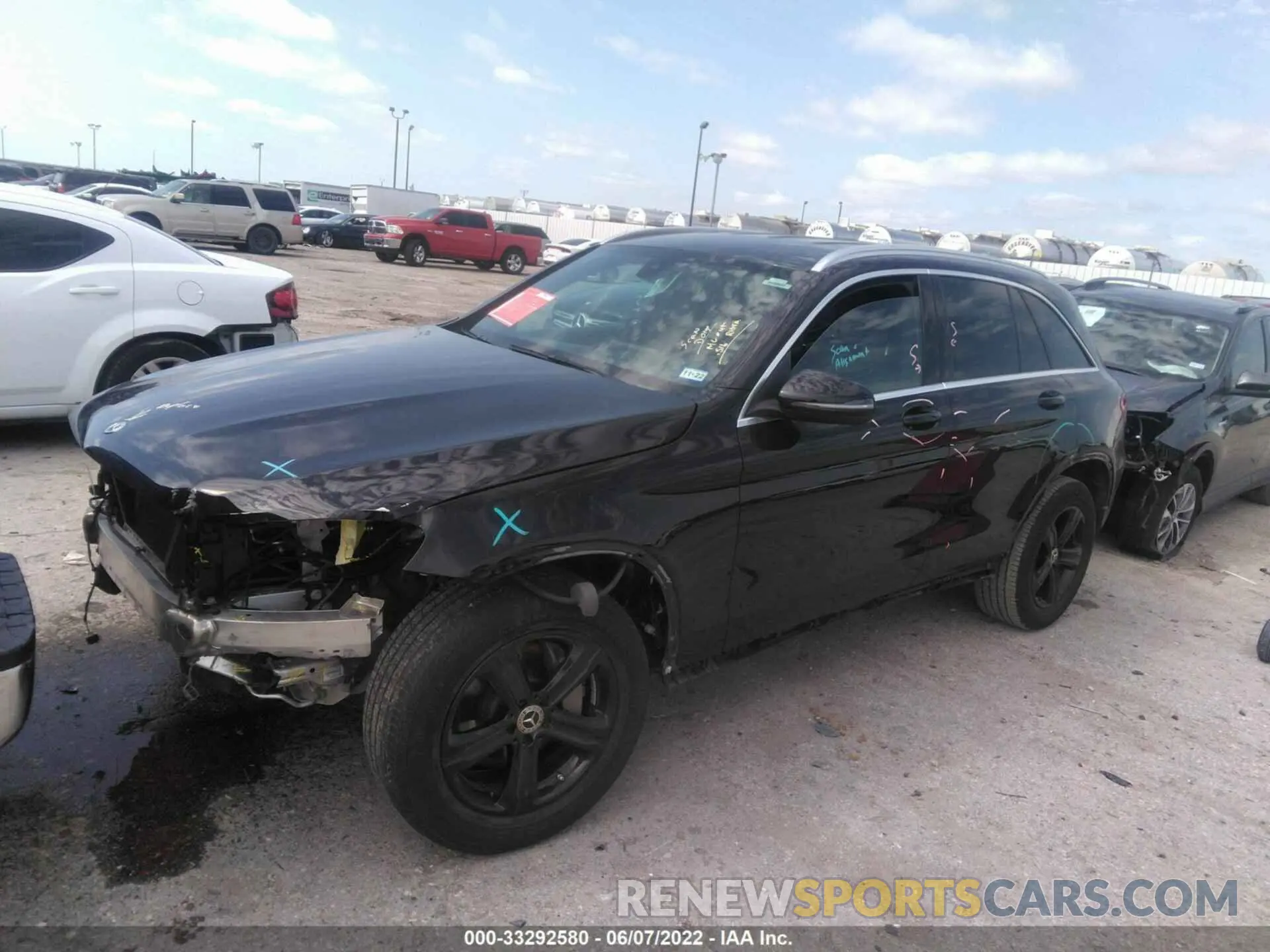 2 fotografías del automóvil dañado WDC0G8EB0LF737442 MERCEDES-BENZ GLC 2020