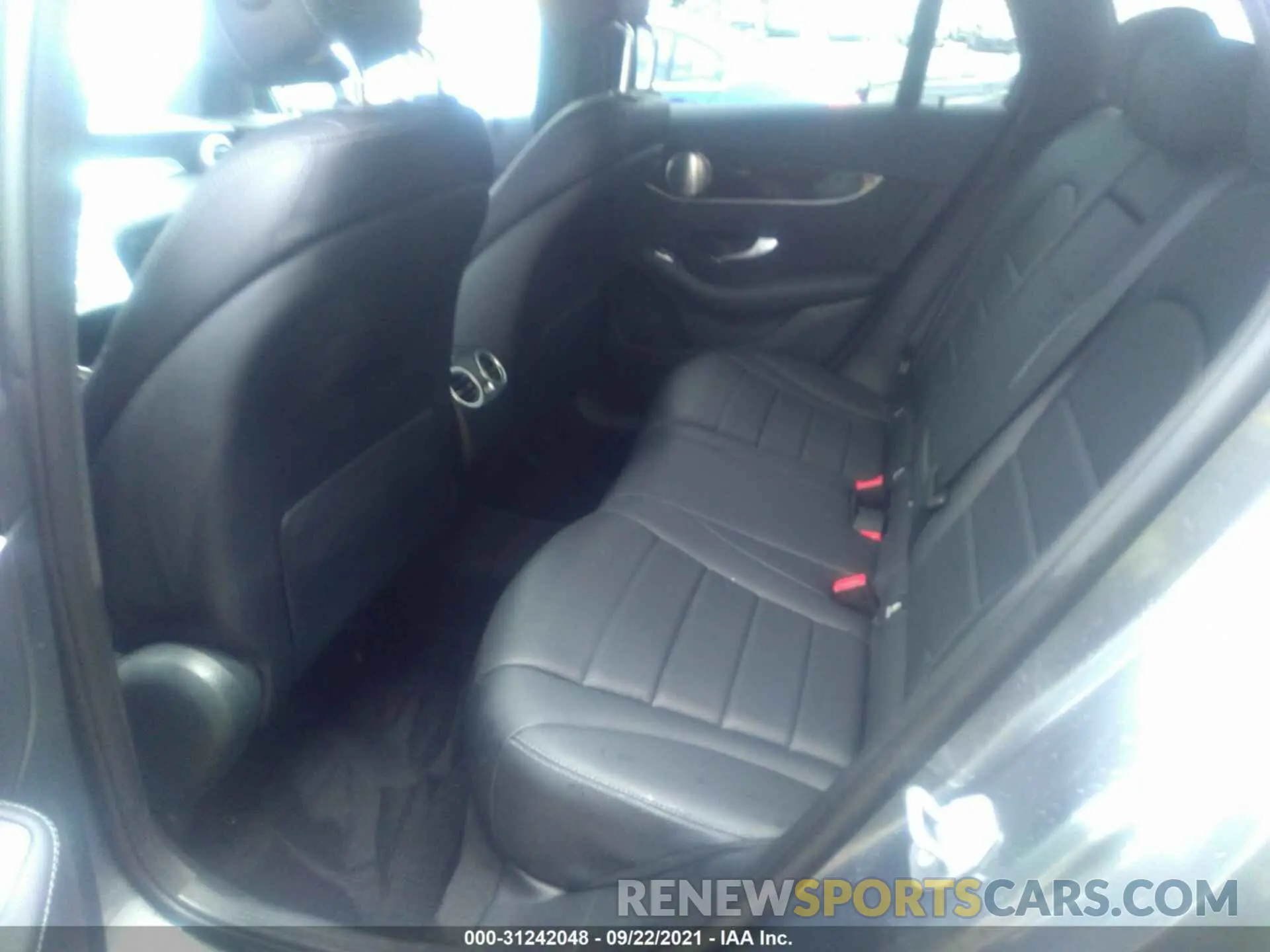 8 fotografías del automóvil dañado WDC0G8EB3LF689824 MERCEDES-BENZ GLC 2020