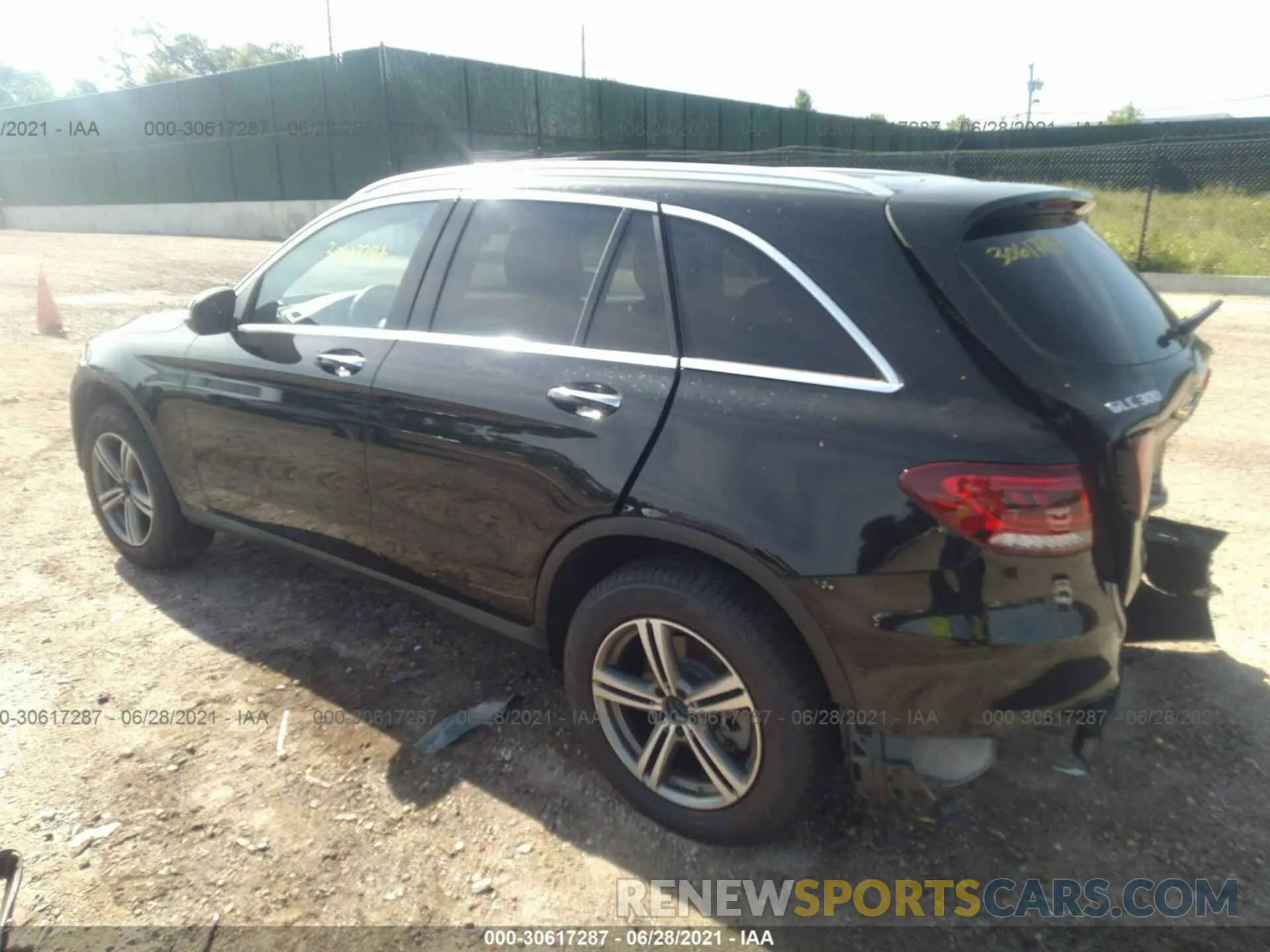 3 fotografías del automóvil dañado WDC0G8EB4LF725214 MERCEDES-BENZ GLC 2020