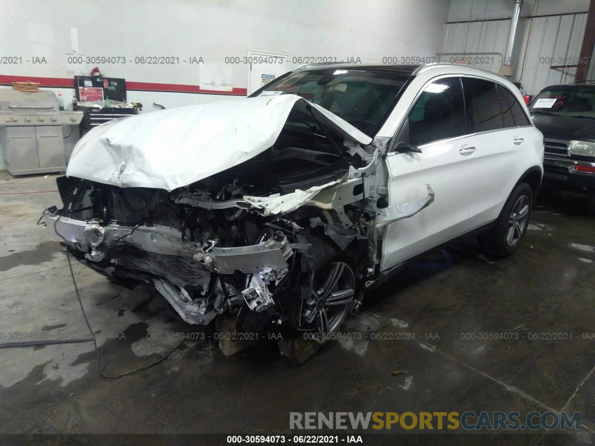 2 fotografías del automóvil dañado WDC0G8EB9LF682926 MERCEDES-BENZ GLC 2020