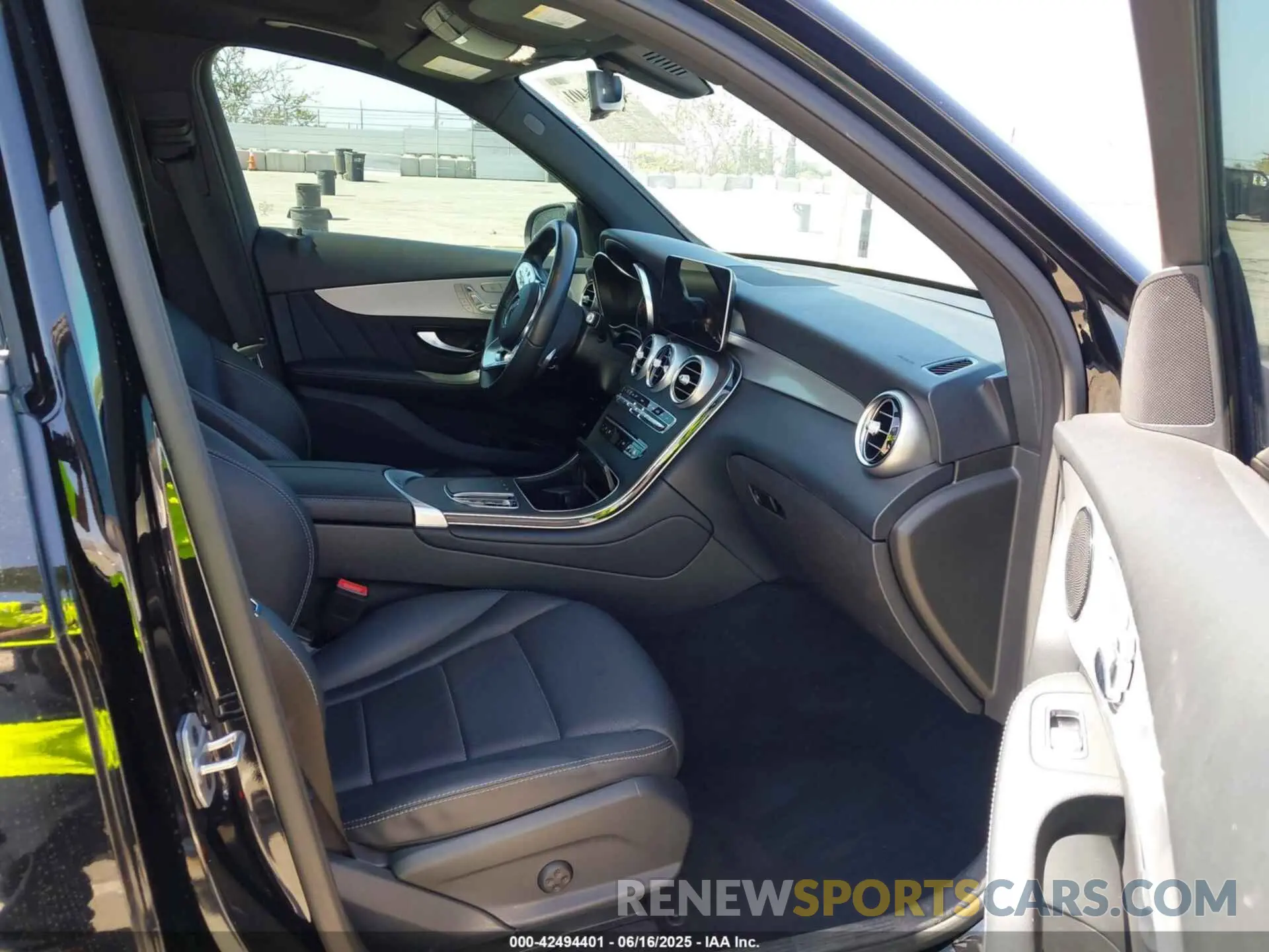 5 fotografías del automóvil dañado W1N0G8EB1MG007596 MERCEDES-BENZ GLC 2021