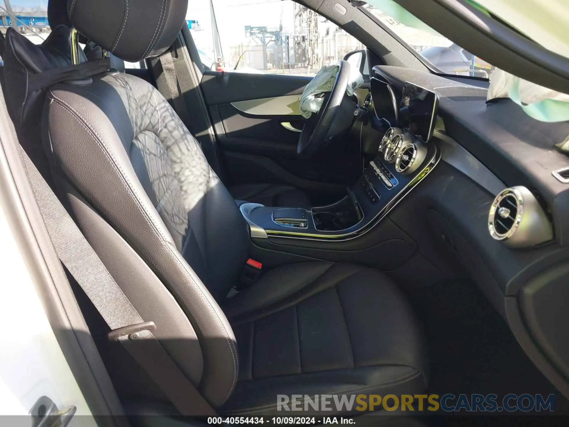 5 fotografías del automóvil dañado W1N0G8DB8NV378639 MERCEDES-BENZ GLC 2022