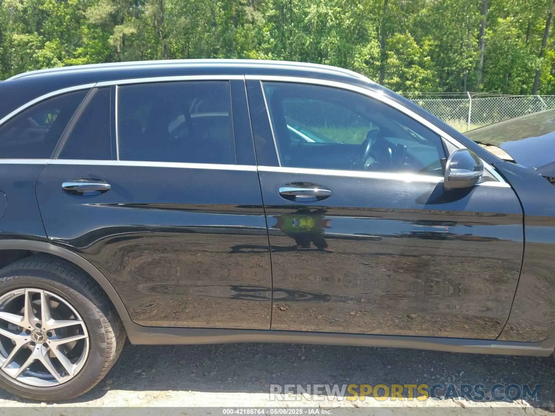 13 fotografías del automóvil dañado WDC0G4JB2KV126704 MERCEDES-BENZ GLC 300 2019