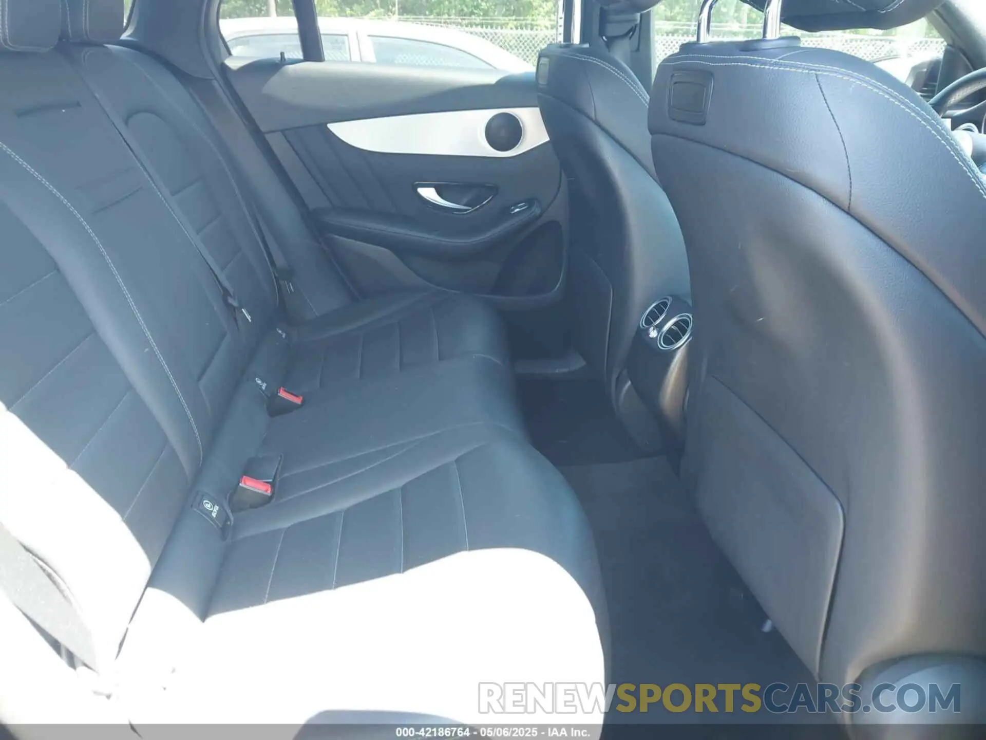 8 fotografías del automóvil dañado WDC0G4JB2KV126704 MERCEDES-BENZ GLC 300 2019