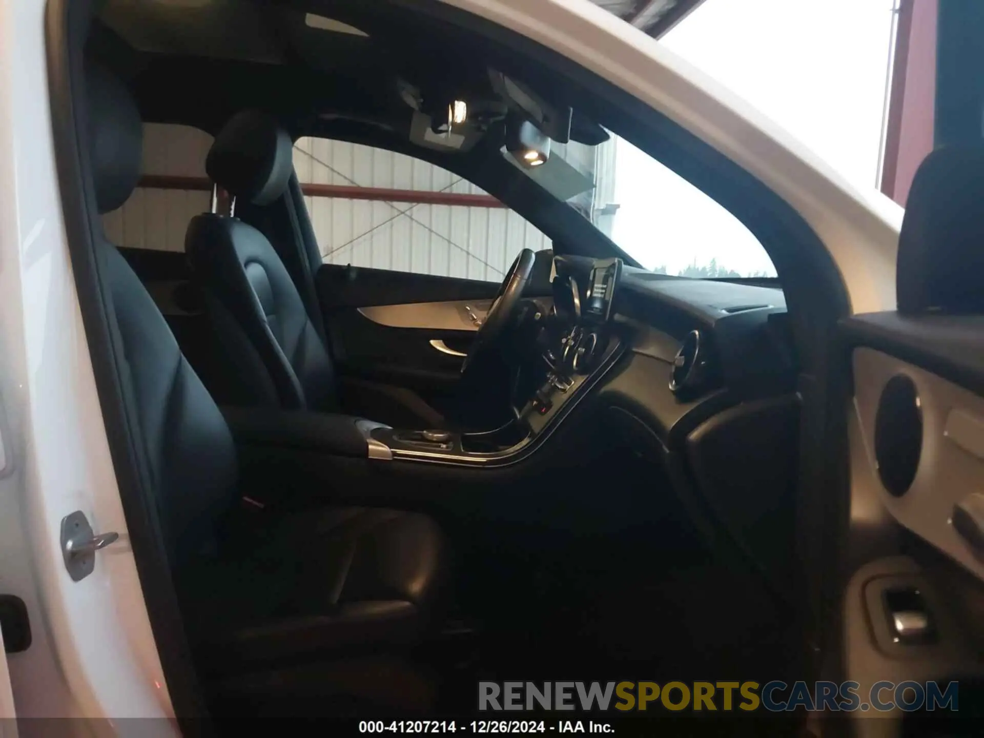 5 fotografías del automóvil dañado WDC0G4JB2KV157306 MERCEDES-BENZ GLC 300 2019