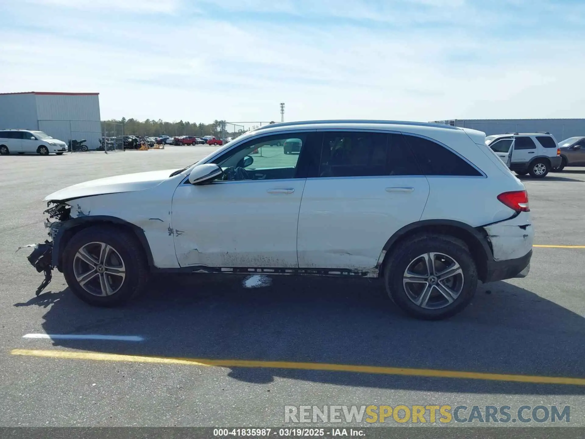 15 fotografías del automóvil dañado WDC0G4JB3KV150851 MERCEDES-BENZ GLC 300 2019