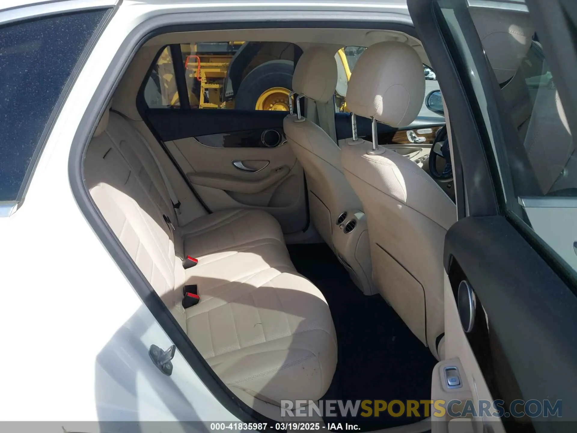 8 fotografías del automóvil dañado WDC0G4JB3KV150851 MERCEDES-BENZ GLC 300 2019
