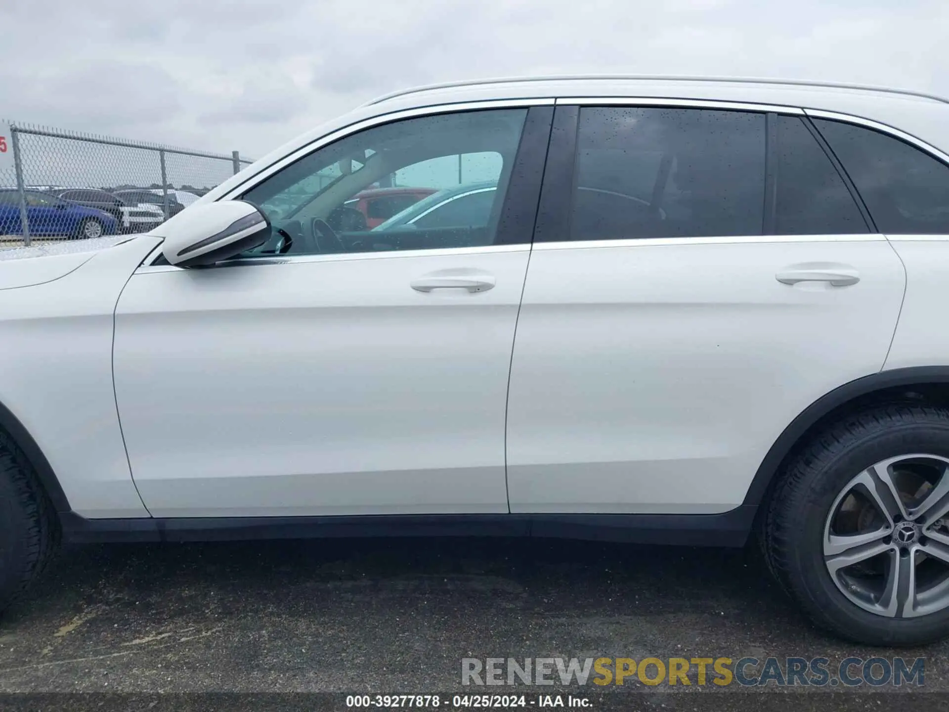 14 fotografías del automóvil dañado WDC0G4JB4KV124548 MERCEDES-BENZ GLC 300 2019