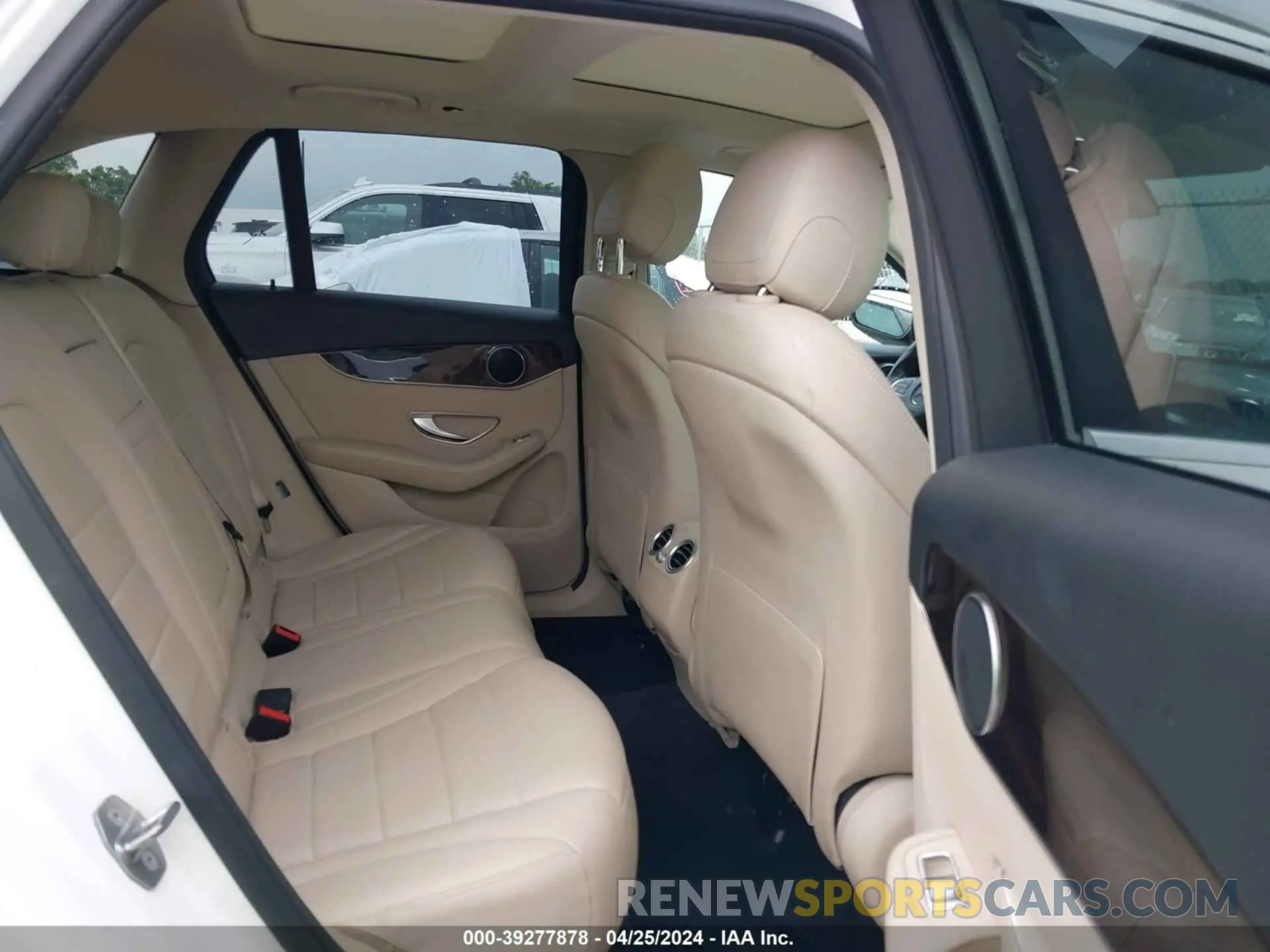 8 fotografías del automóvil dañado WDC0G4JB4KV124548 MERCEDES-BENZ GLC 300 2019