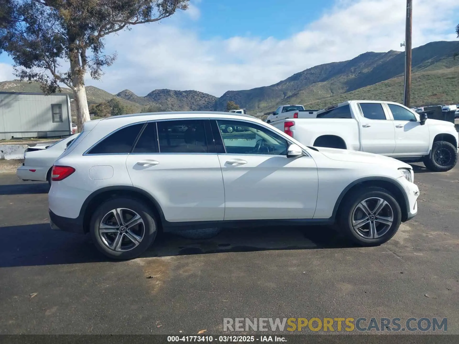 14 fotografías del automóvil dañado WDC0G4JB4KV149868 MERCEDES-BENZ GLC 300 2019