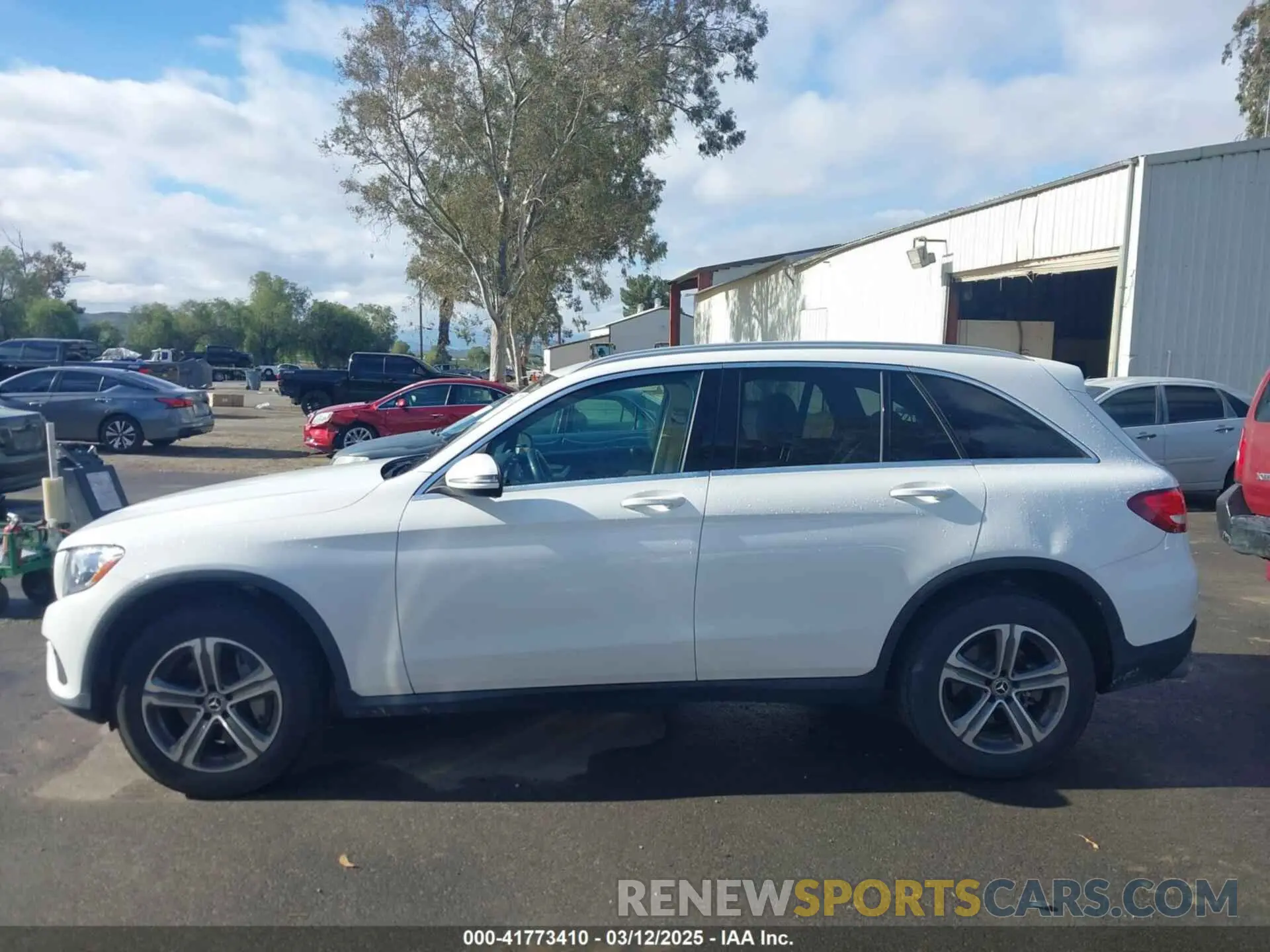 15 fotografías del automóvil dañado WDC0G4JB4KV149868 MERCEDES-BENZ GLC 300 2019