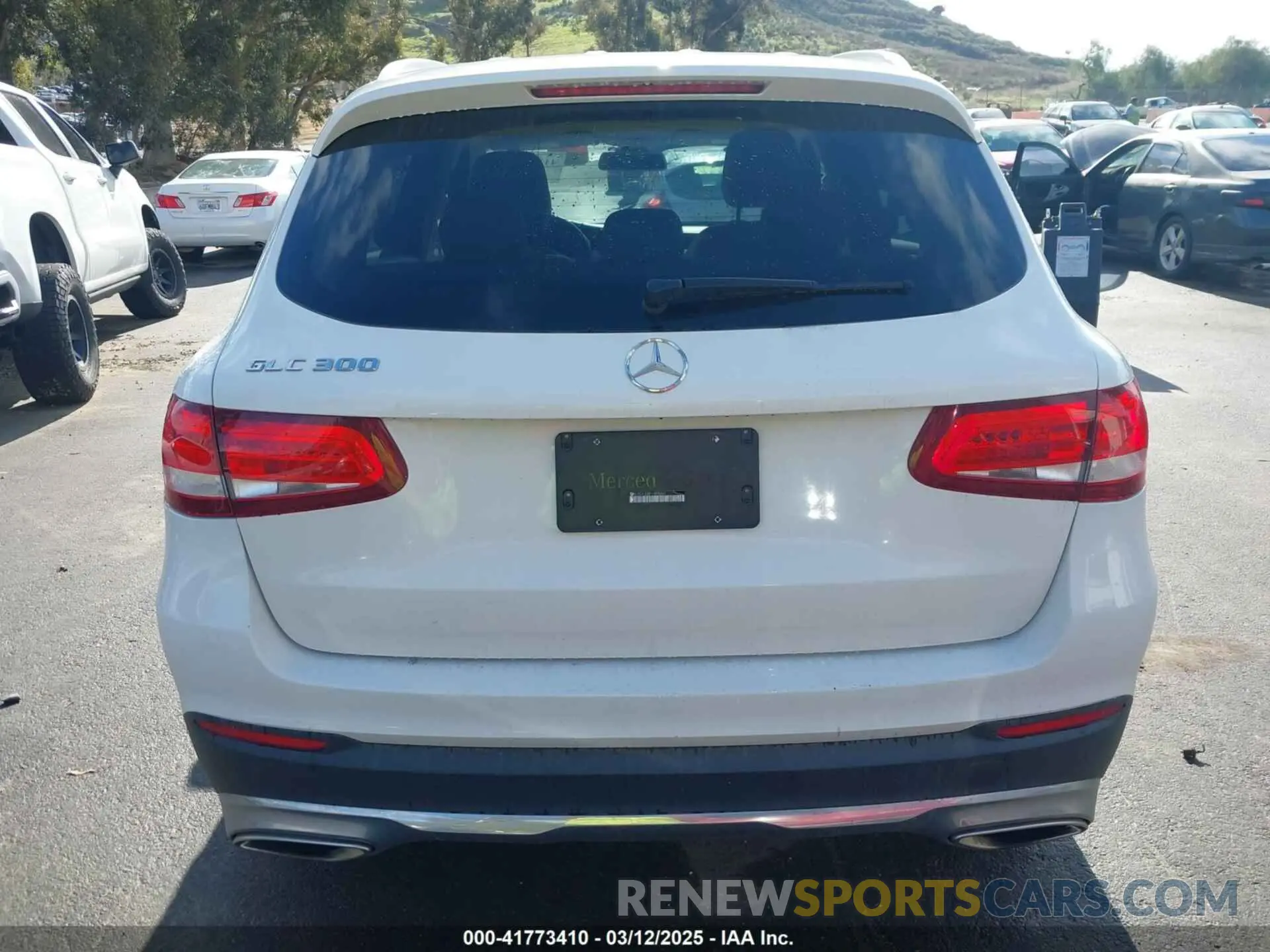 17 fotografías del automóvil dañado WDC0G4JB4KV149868 MERCEDES-BENZ GLC 300 2019