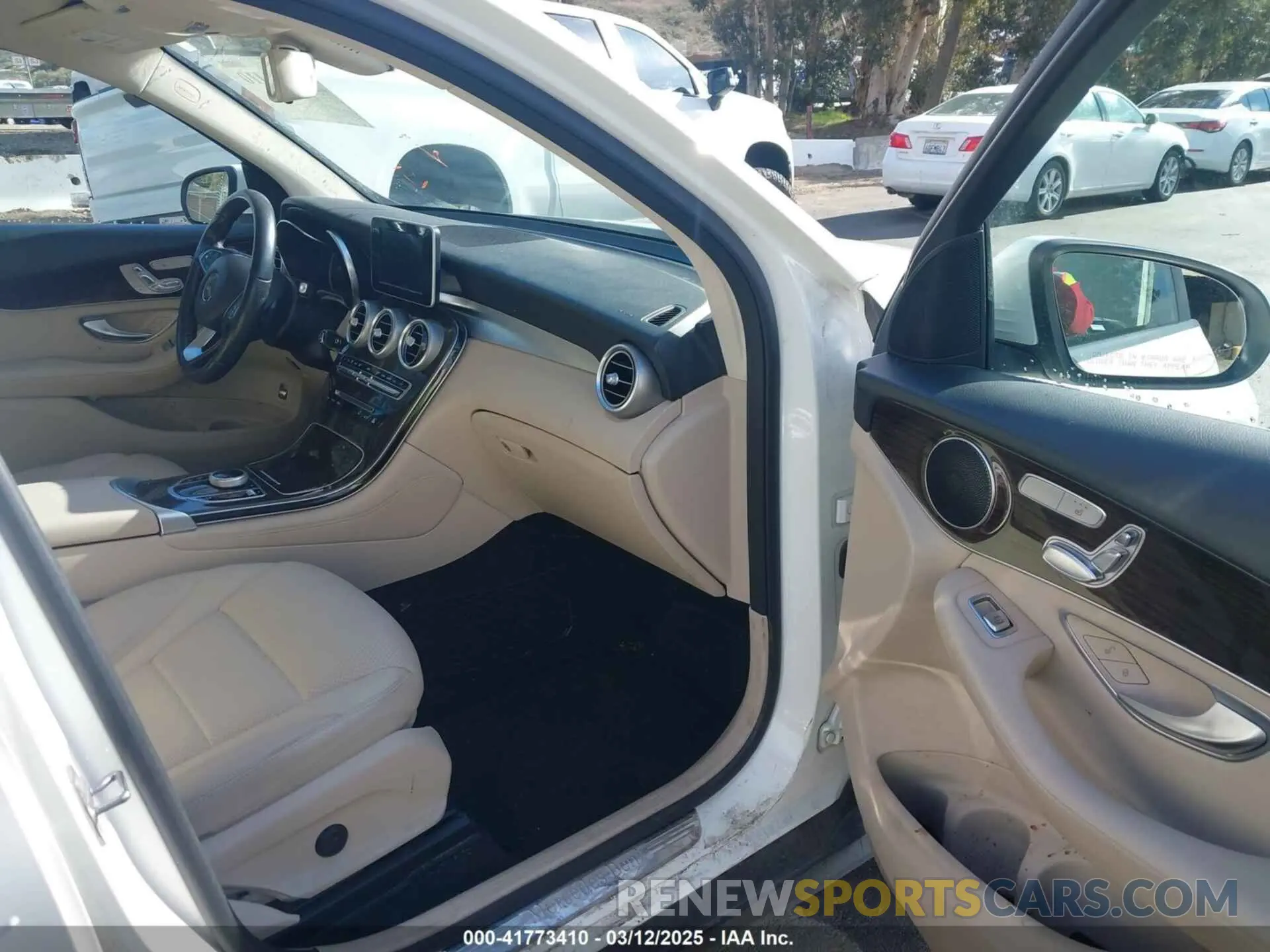 5 fotografías del automóvil dañado WDC0G4JB4KV149868 MERCEDES-BENZ GLC 300 2019
