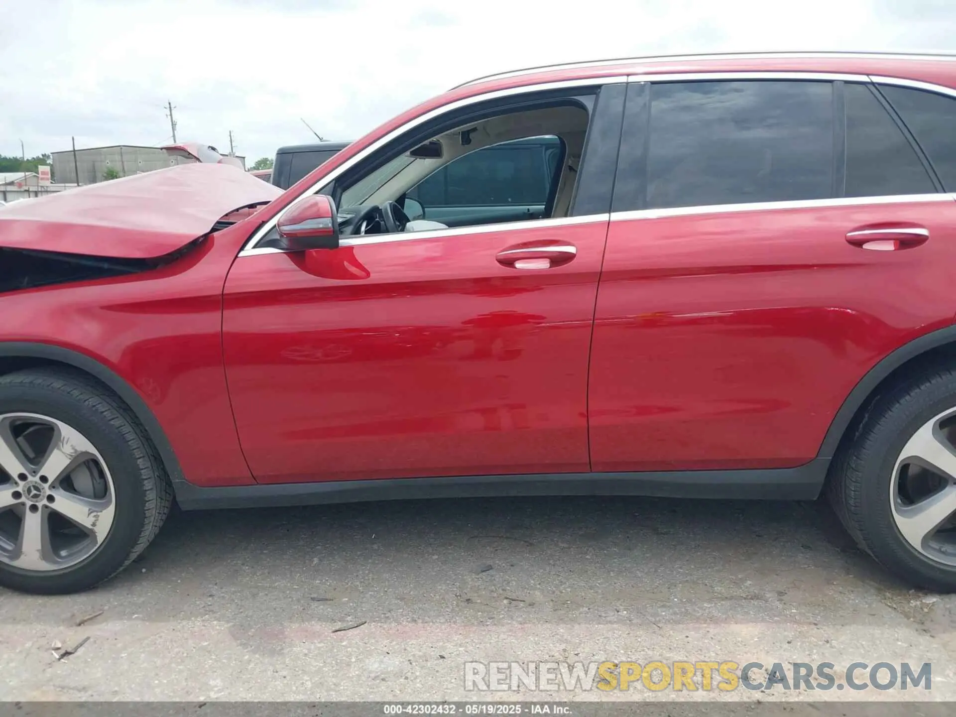 13 fotografías del automóvil dañado WDC0G4JB5KV120914 MERCEDES-BENZ GLC 300 2019