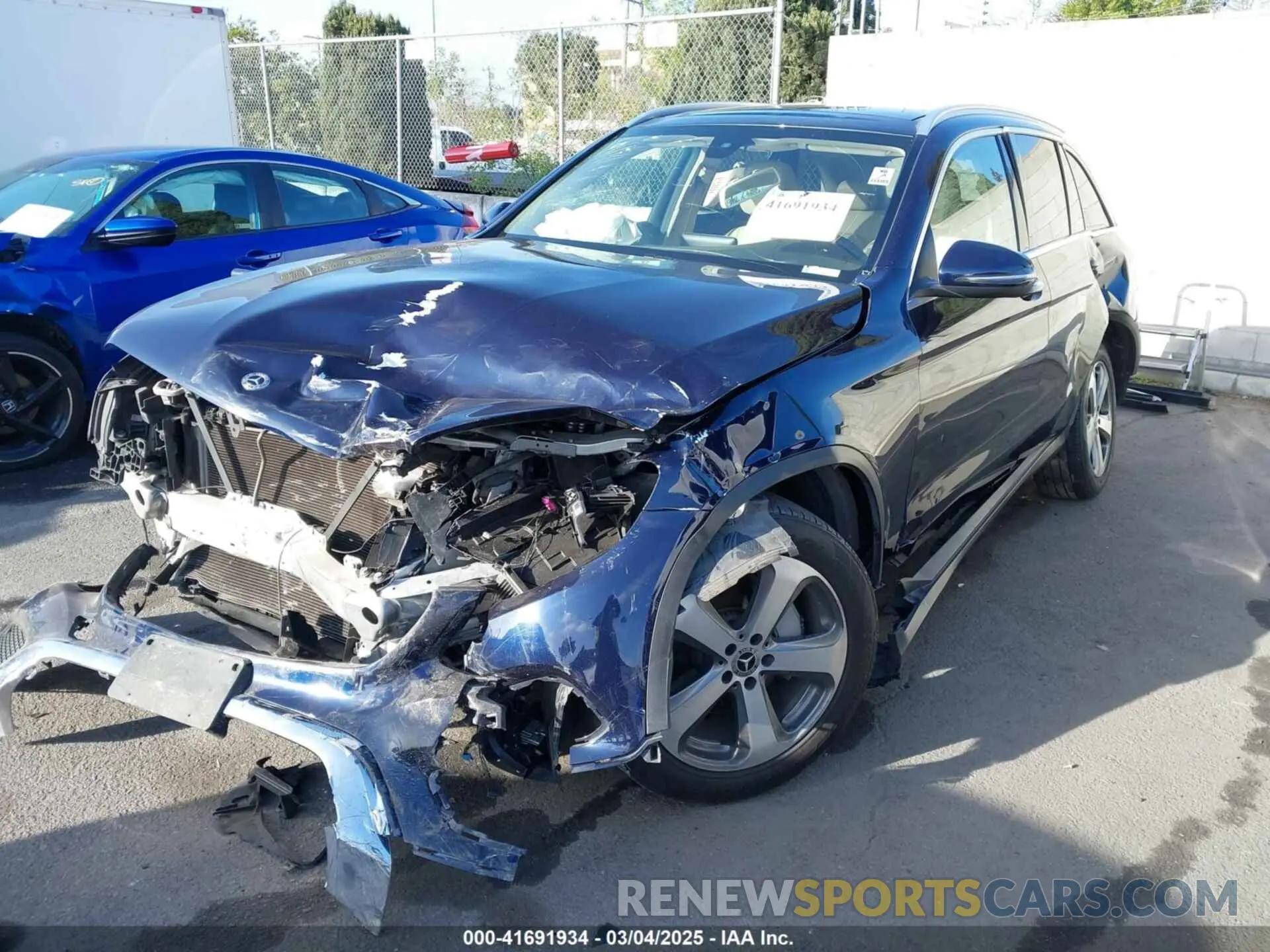 2 fotografías del automóvil dañado WDC0G4JB6KF567472 MERCEDES-BENZ GLC 300 2019