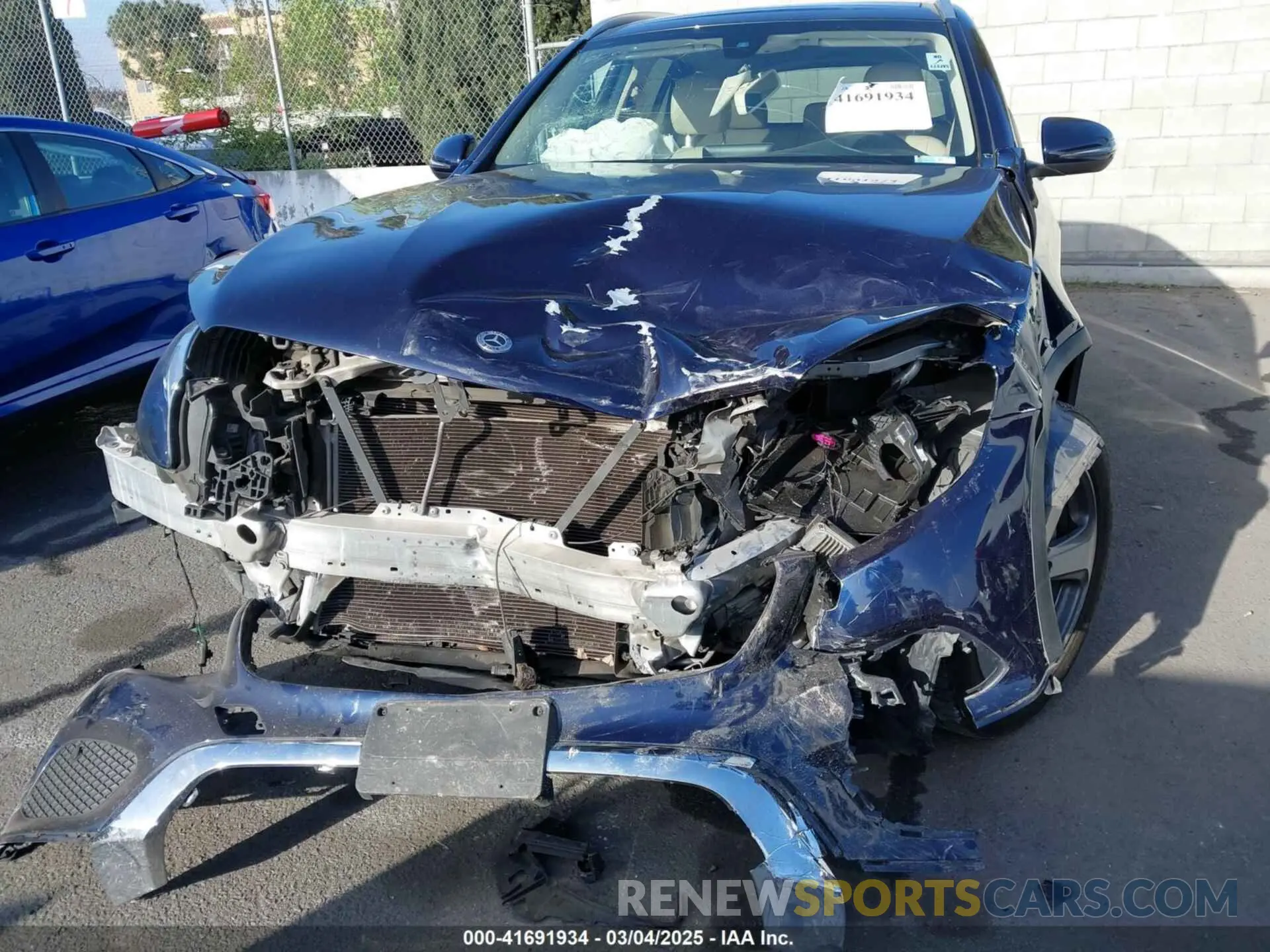 6 fotografías del automóvil dañado WDC0G4JB6KF567472 MERCEDES-BENZ GLC 300 2019