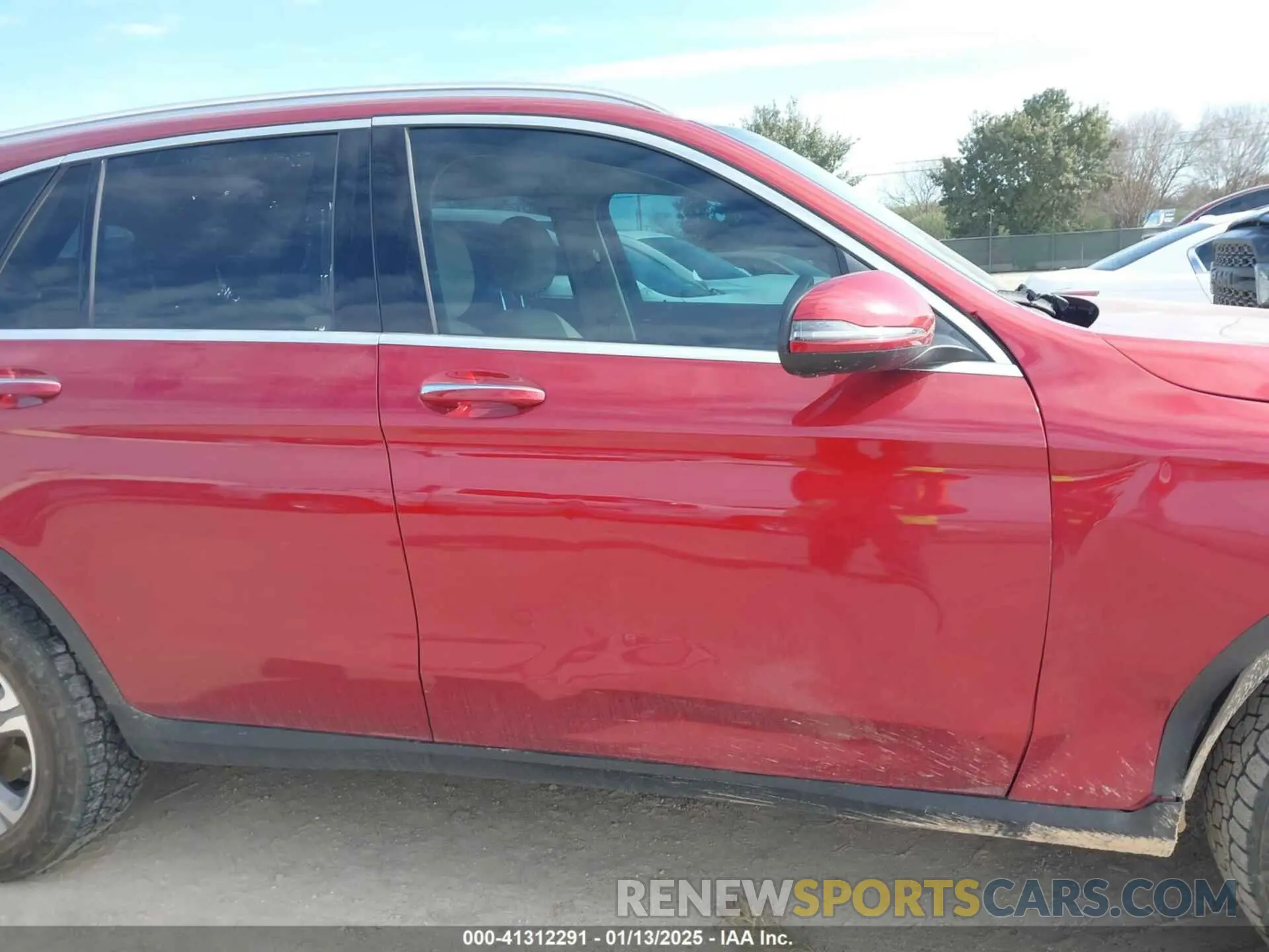 13 fotografías del automóvil dañado WDC0G4JB6KV128942 MERCEDES-BENZ GLC 300 2019