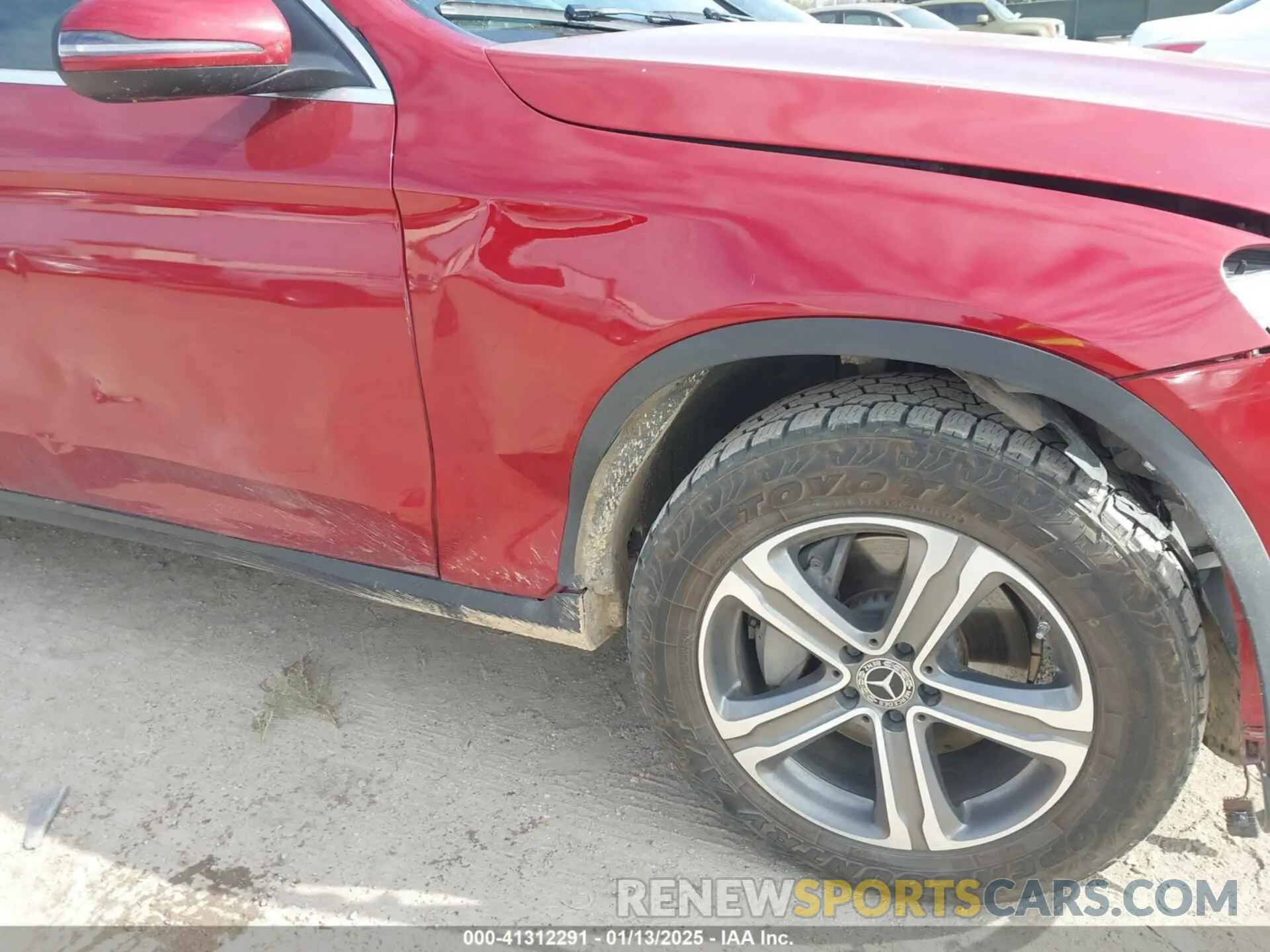 17 fotografías del automóvil dañado WDC0G4JB6KV128942 MERCEDES-BENZ GLC 300 2019