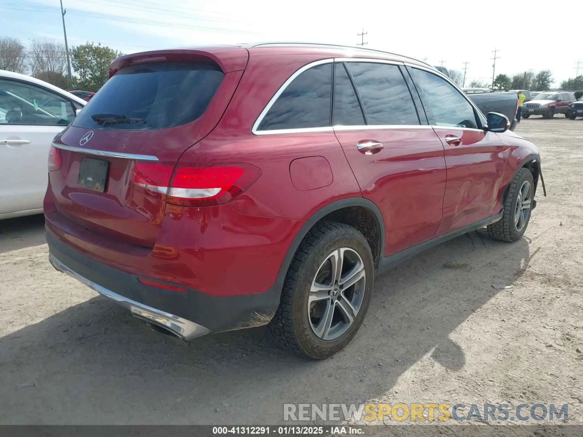 4 fotografías del automóvil dañado WDC0G4JB6KV128942 MERCEDES-BENZ GLC 300 2019