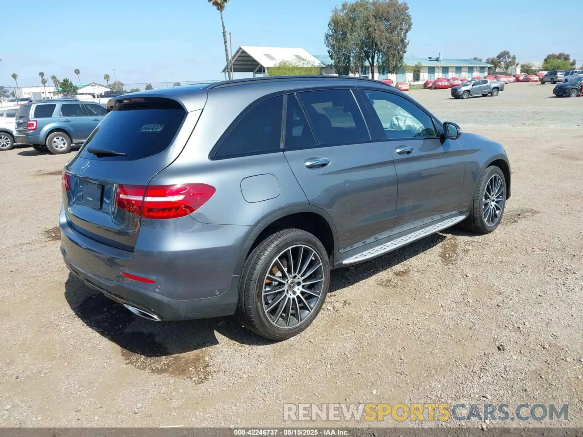 4 fotografías del automóvil dañado WDC0G4JB7KF600401 MERCEDES-BENZ GLC 300 2019