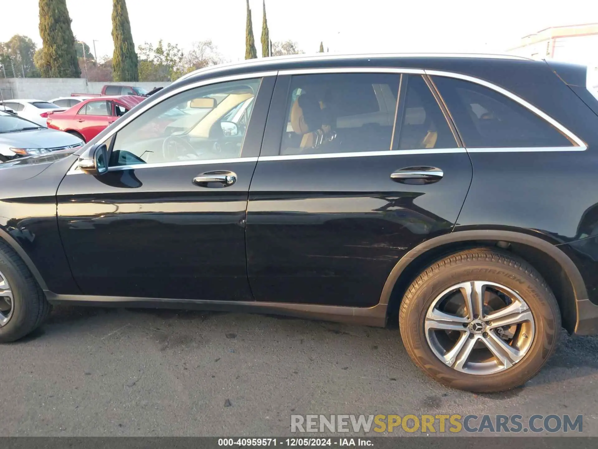 14 fotografías del automóvil dañado WDC0G4JB8KF558661 MERCEDES-BENZ GLC 300 2019