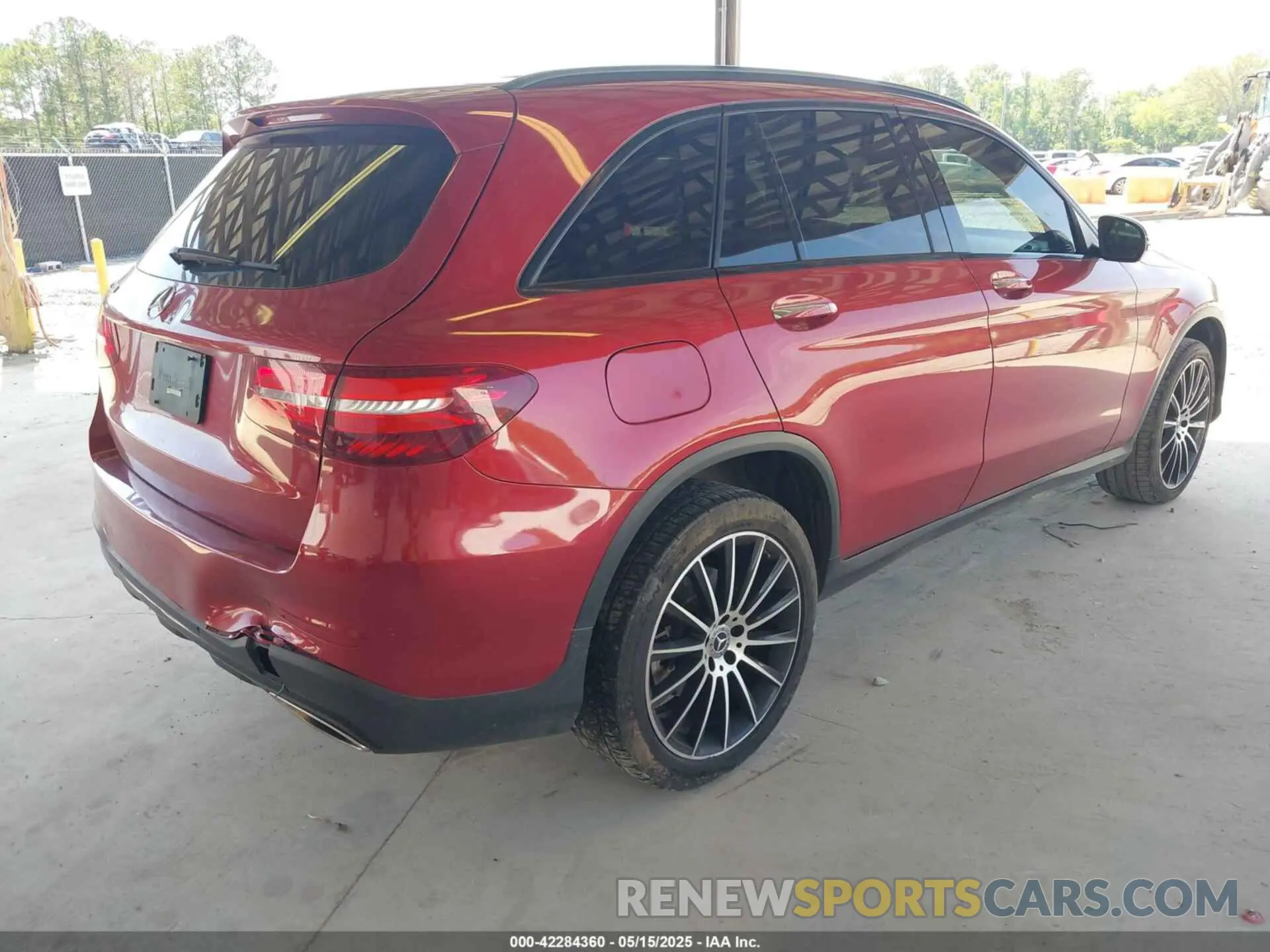 4 fotografías del automóvil dañado WDC0G4JB8KF563939 MERCEDES-BENZ GLC 300 2019