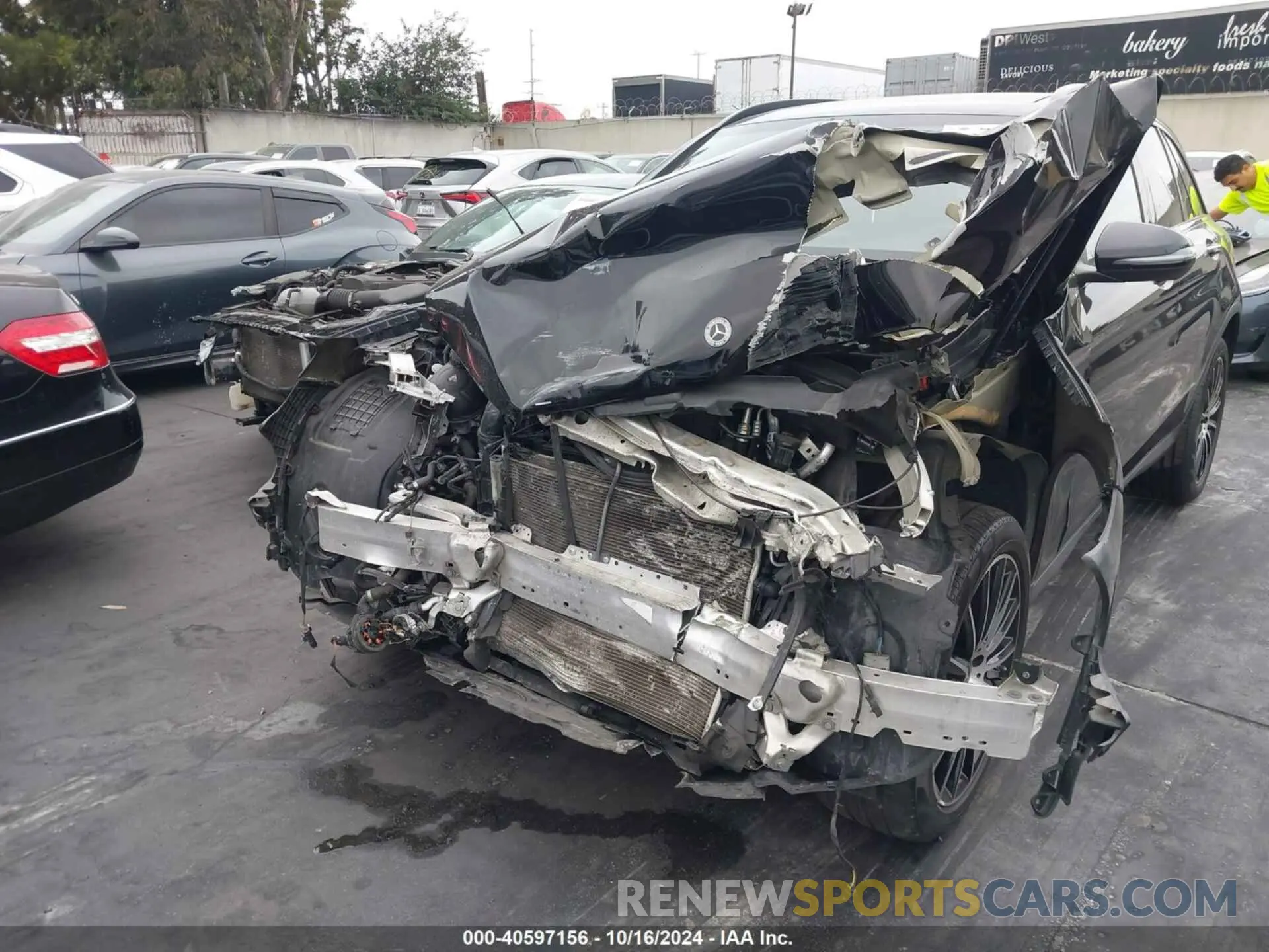 12 fotografías del automóvil dañado WDC0G4JB8KV118607 MERCEDES-BENZ GLC 300 2019