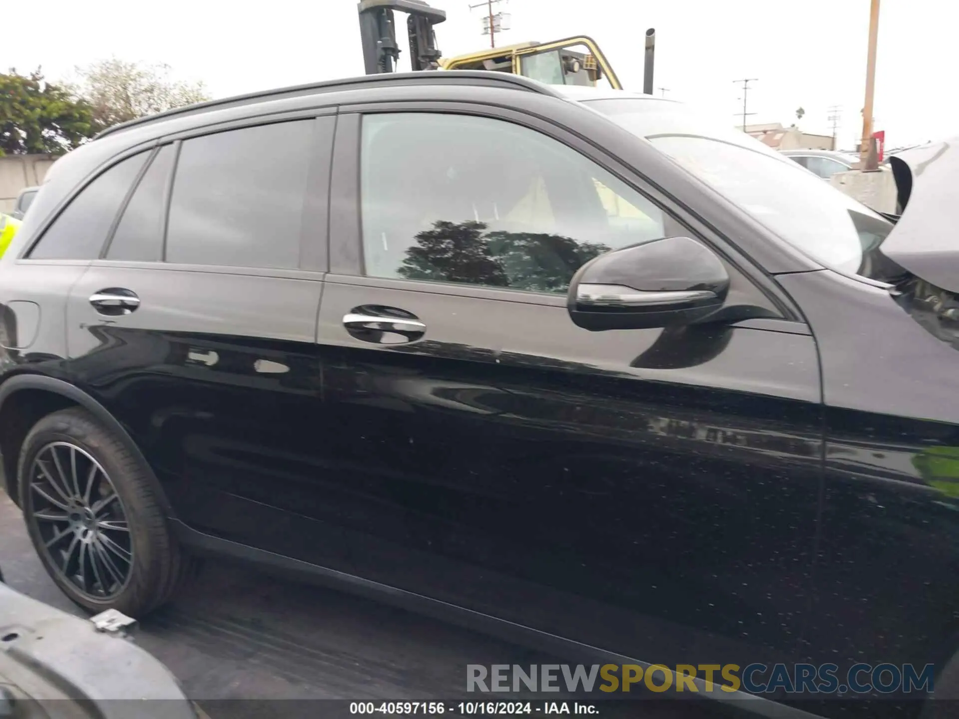 13 fotografías del automóvil dañado WDC0G4JB8KV118607 MERCEDES-BENZ GLC 300 2019