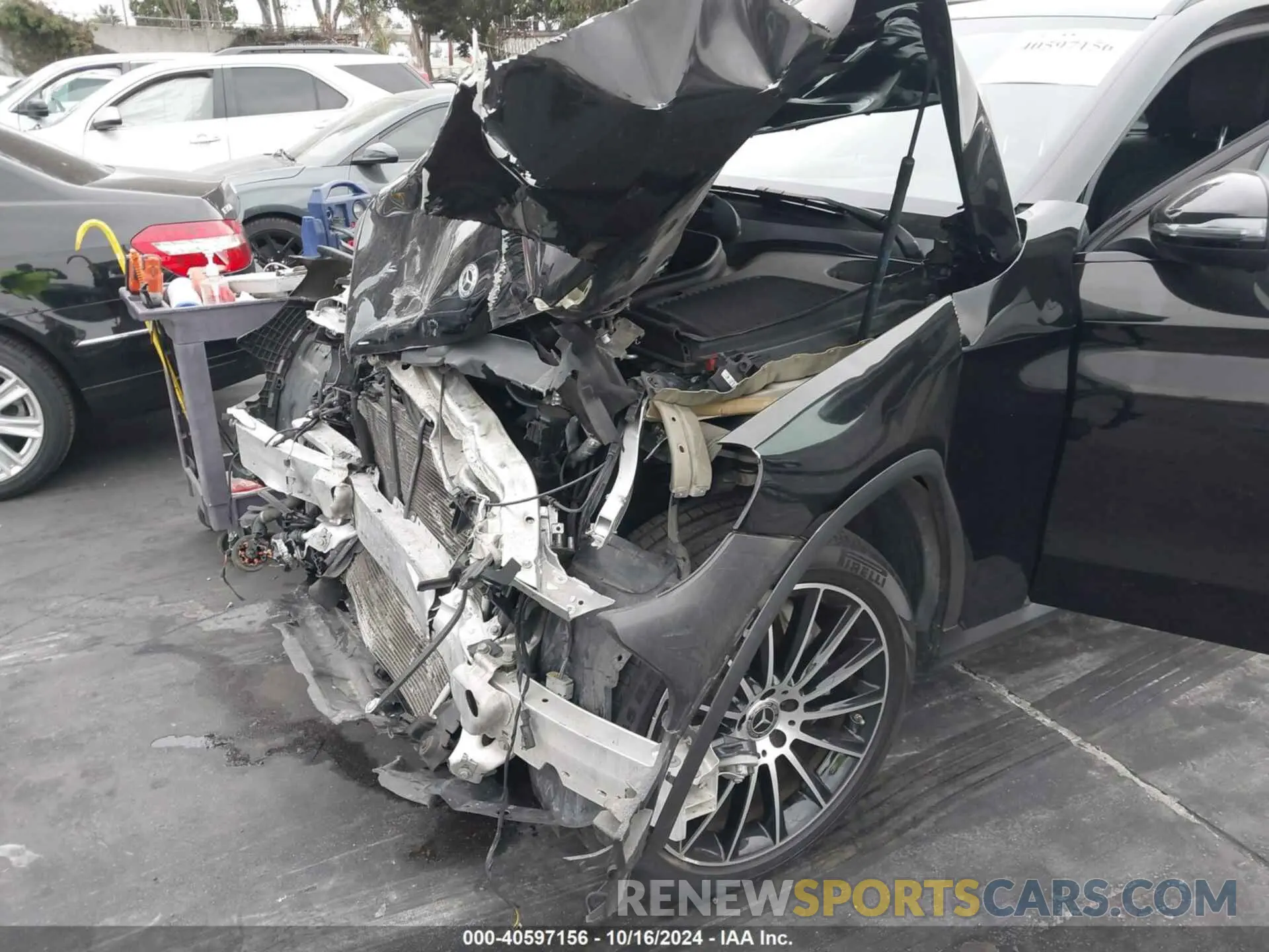 18 fotografías del automóvil dañado WDC0G4JB8KV118607 MERCEDES-BENZ GLC 300 2019