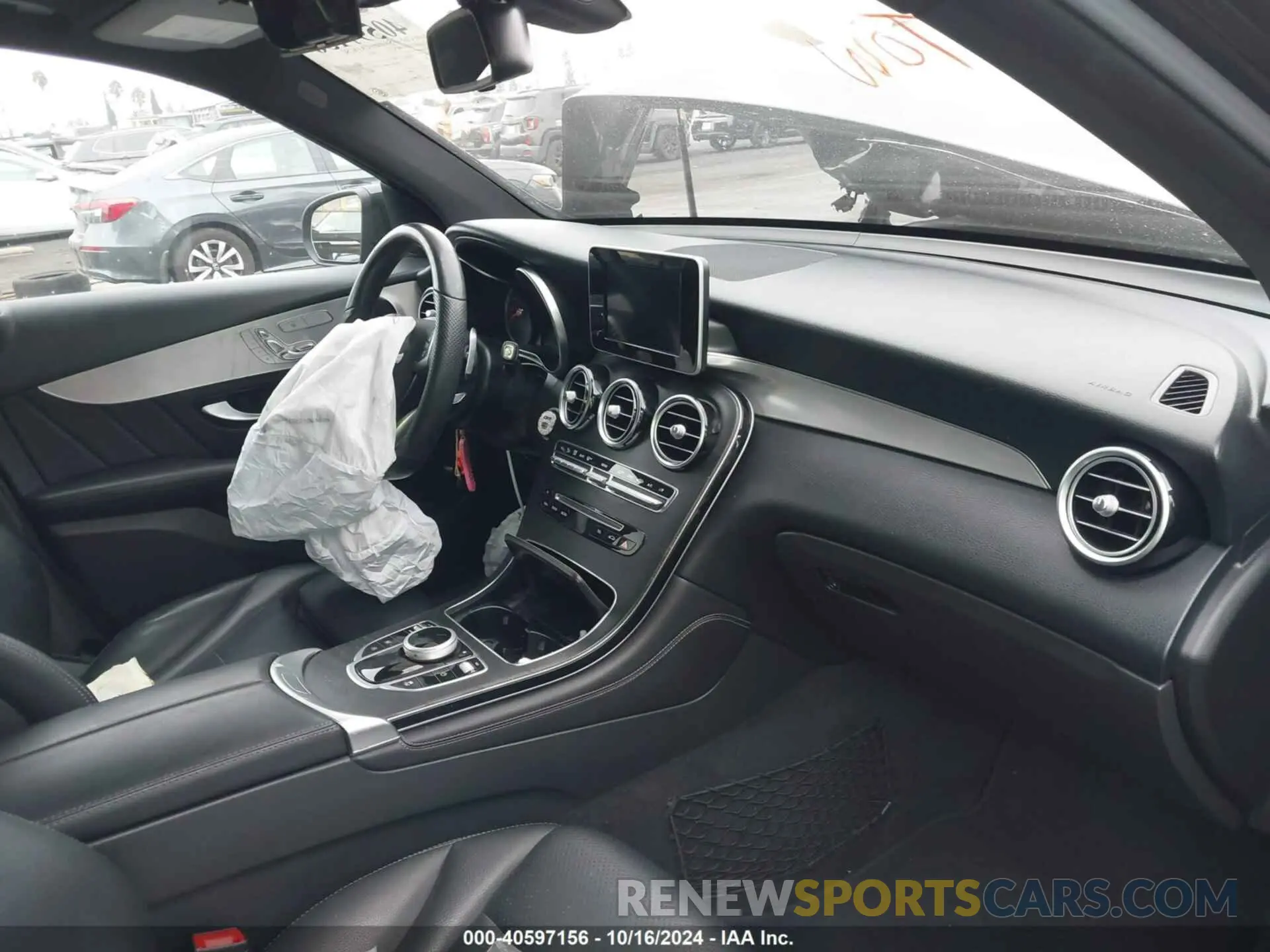 5 fotografías del automóvil dañado WDC0G4JB8KV118607 MERCEDES-BENZ GLC 300 2019